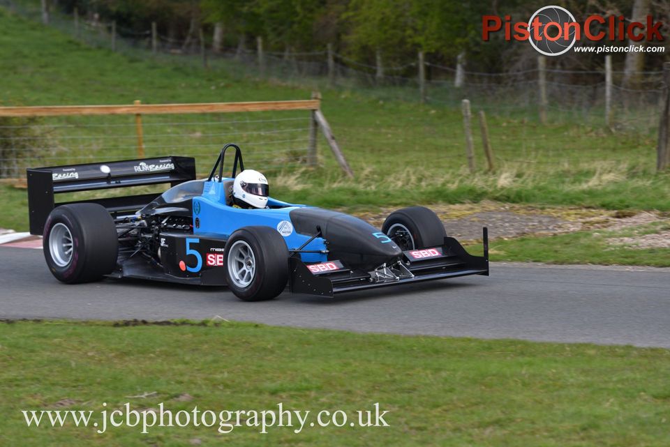 Trevor Willis in the OMS 28