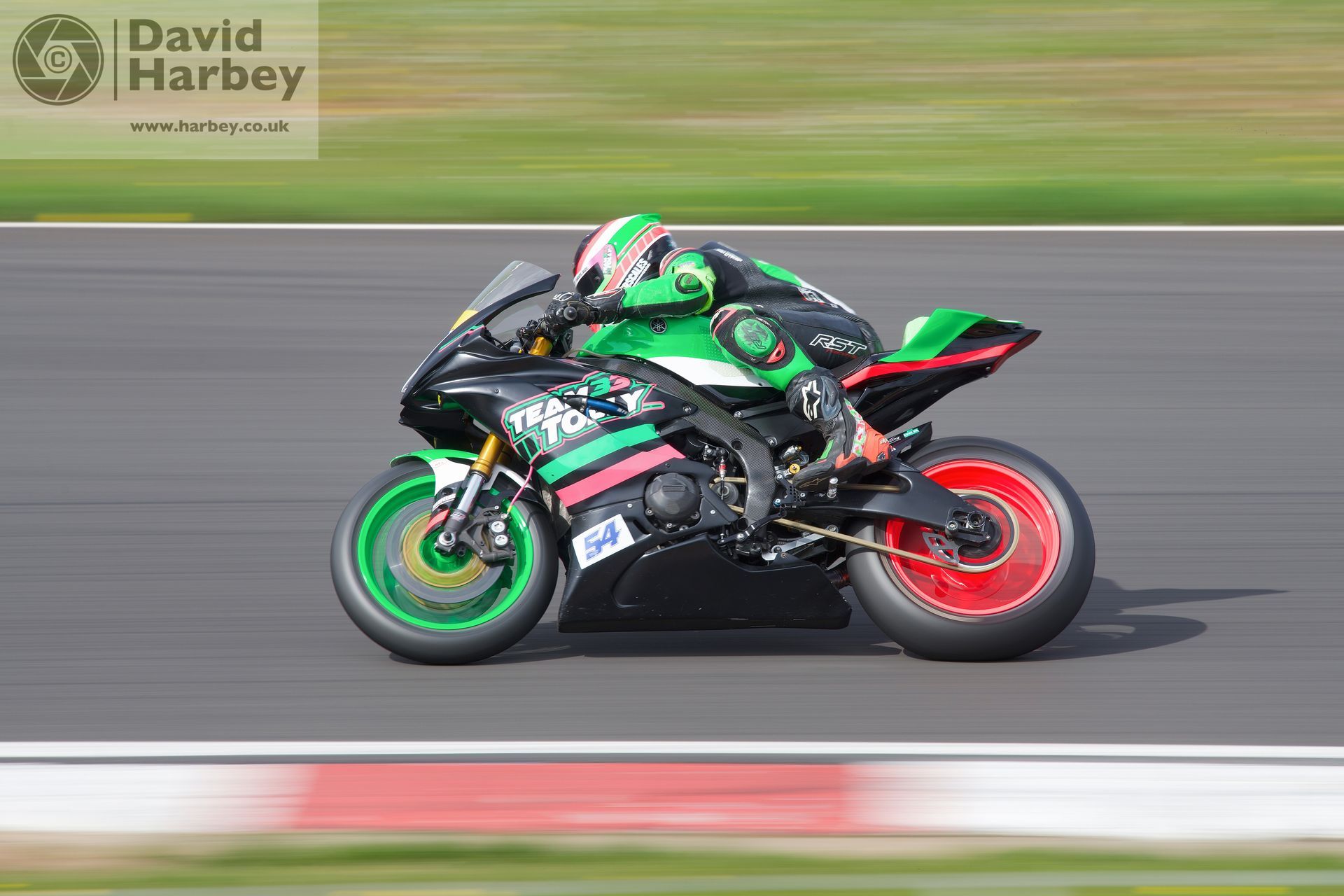 Photographing the No Limits Endurance at Donington Park