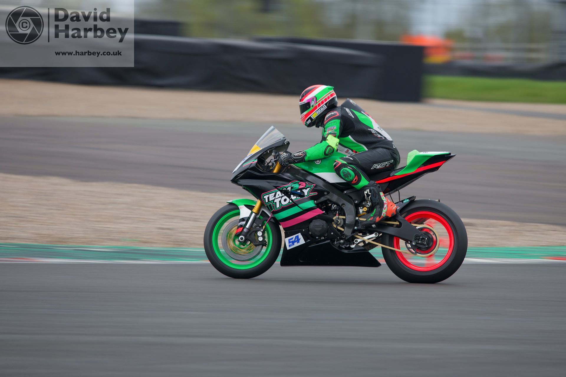 Photographing the No Limits Endurance at Donington Park