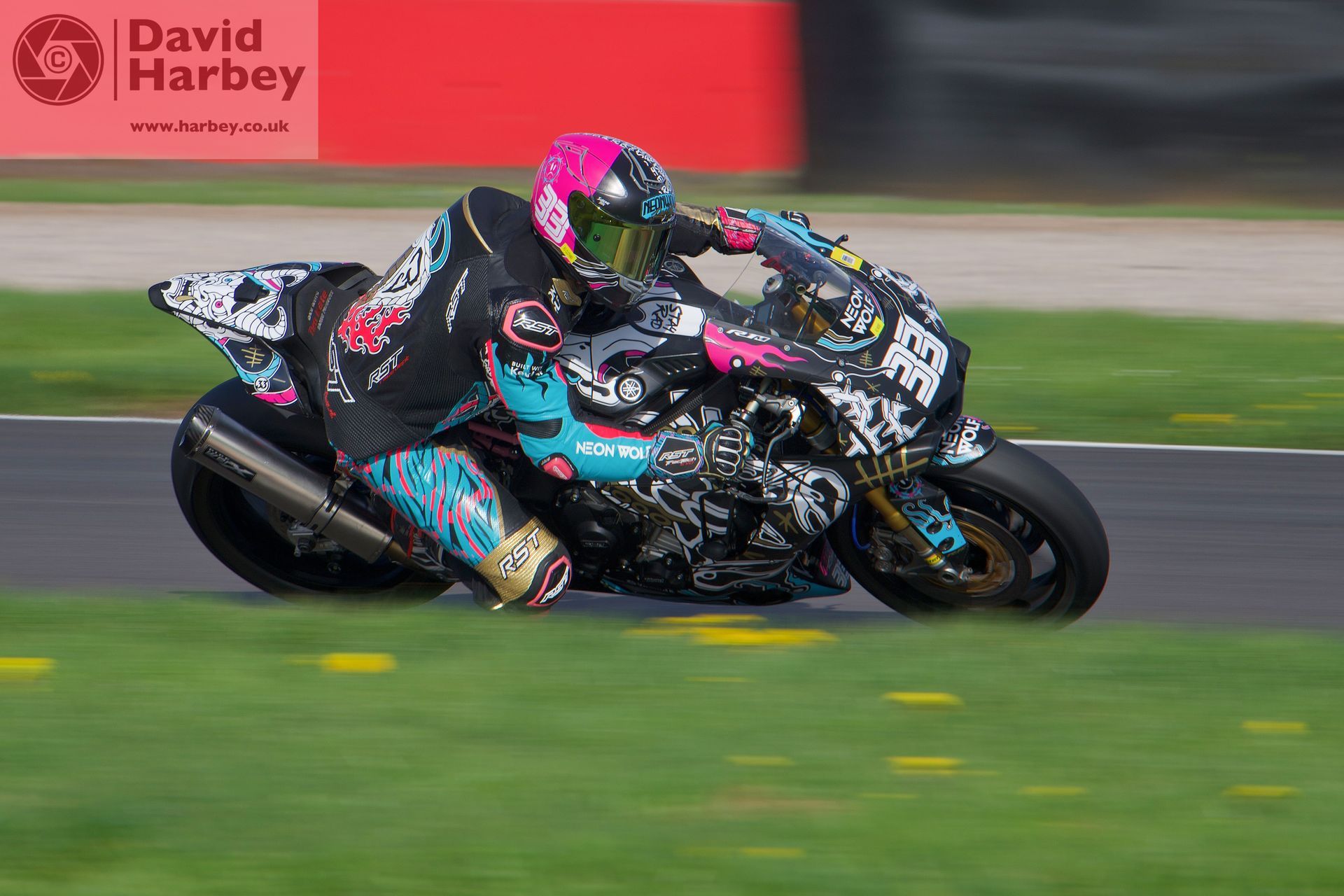 Photographing the No Limits motorcycle Endurance at Donington Park