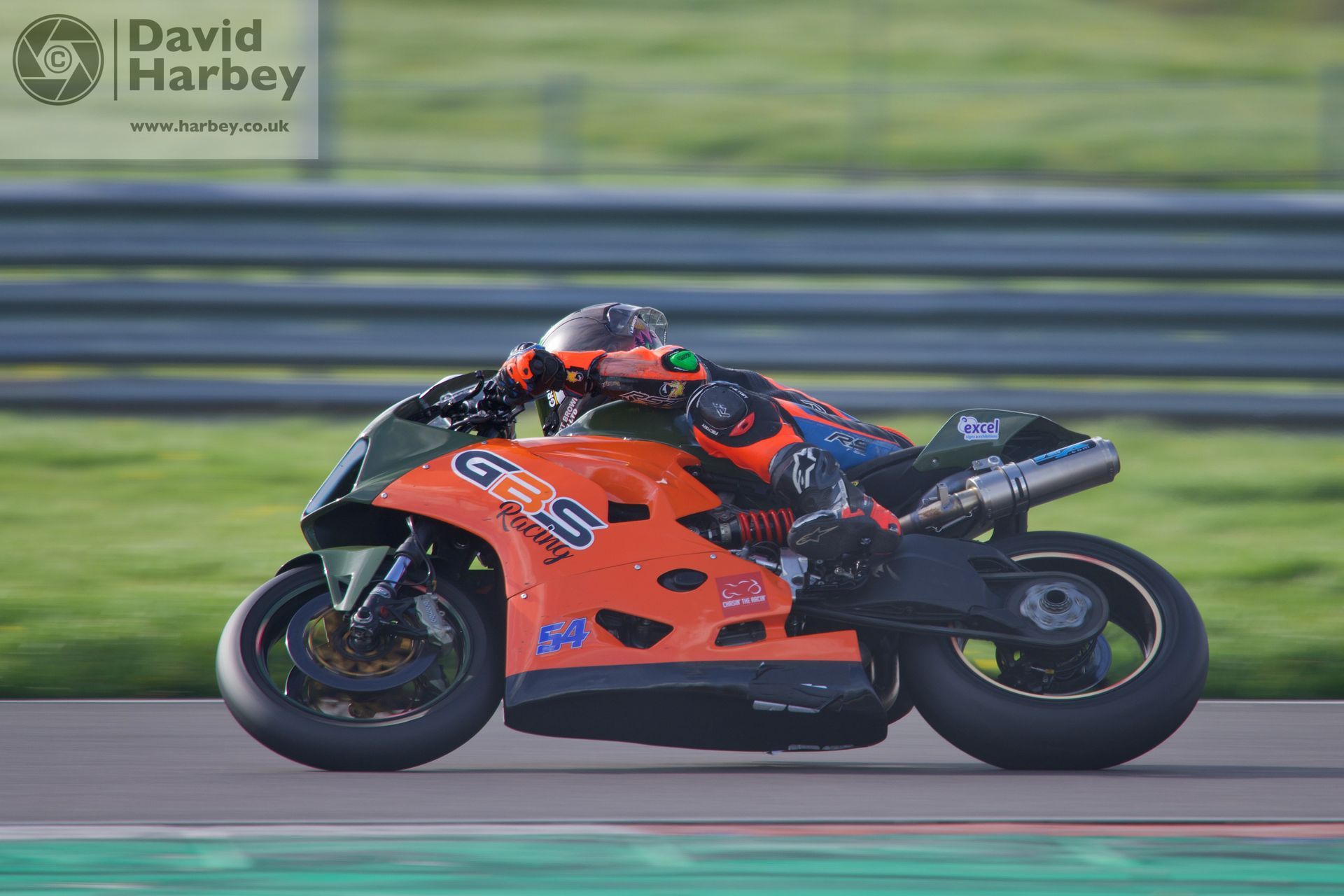 Photographing the No Limits motorcycle Endurance at Donington Park
