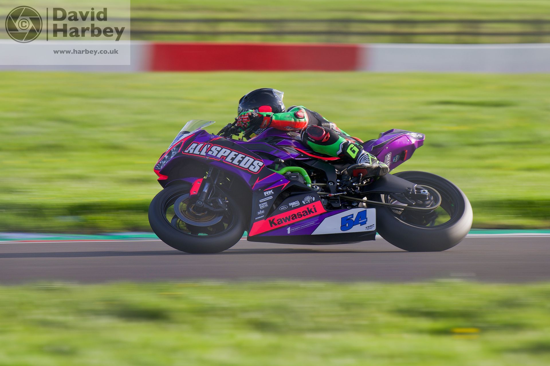 Photographing the No Limits motorcycle Endurance at Donington Park