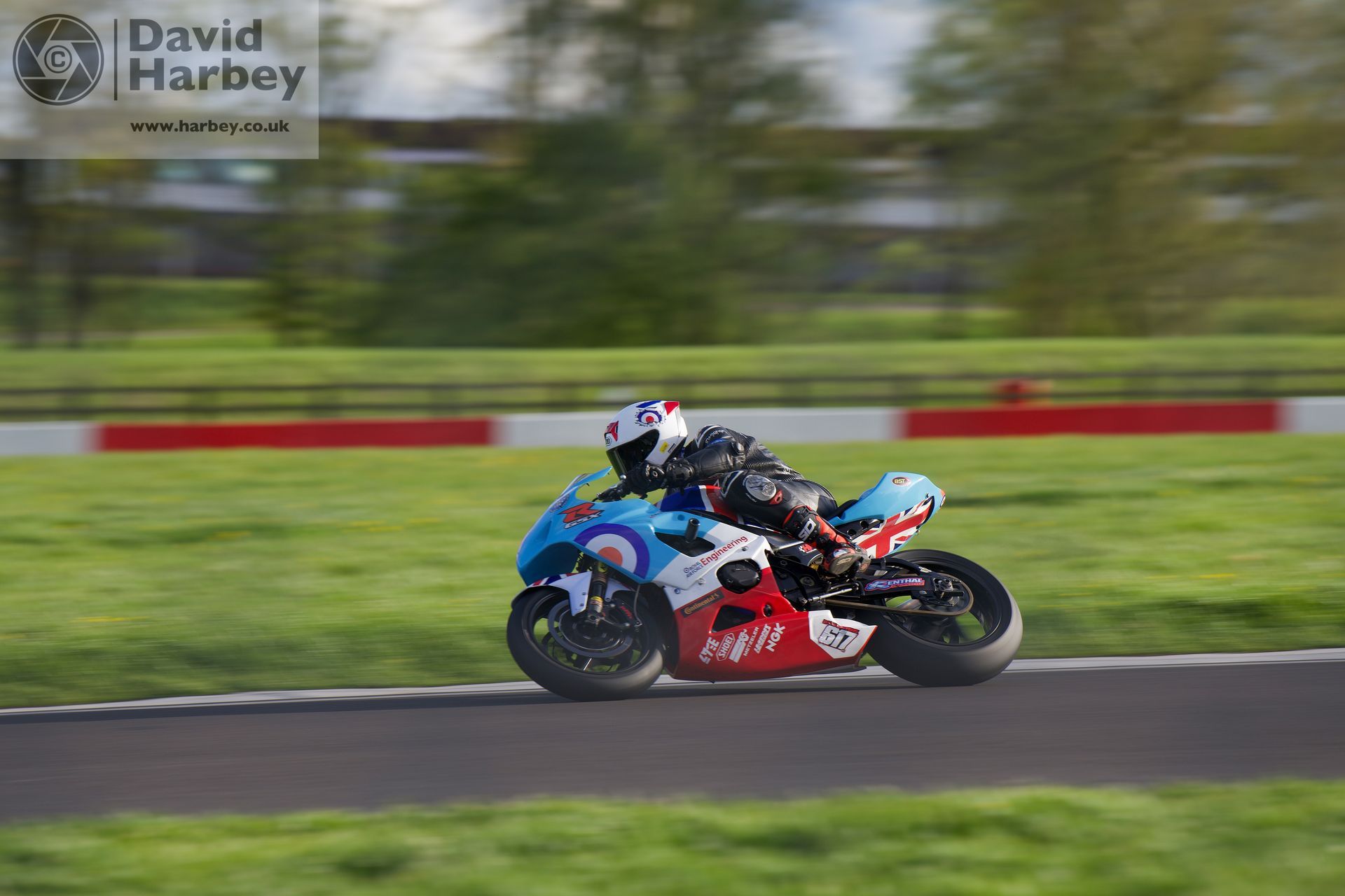 Photographing the No Limits motorcycle Endurance at Donington Park