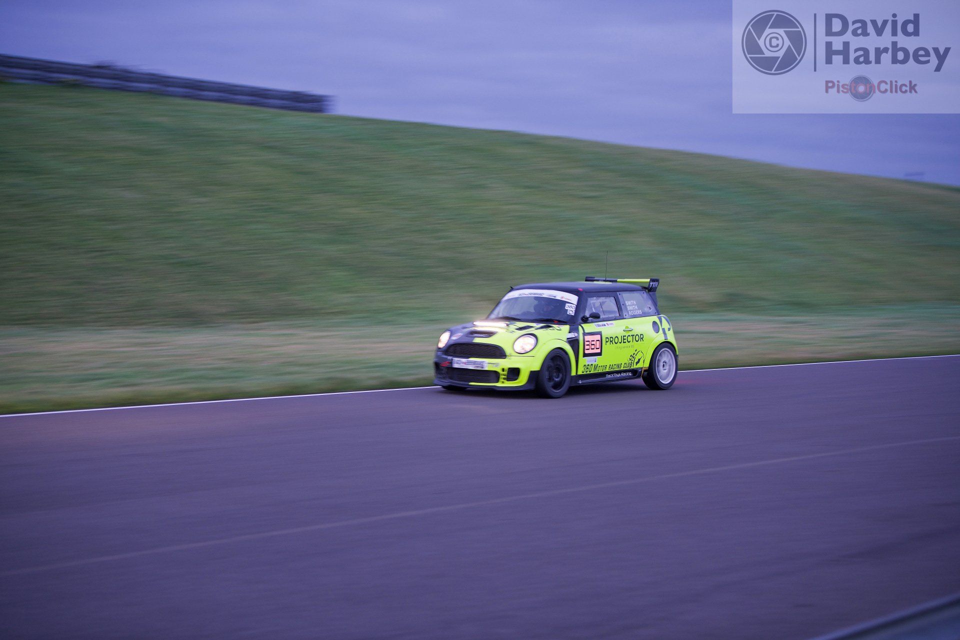 Race of Remembrance at Anglesey Circuit Trac Mon