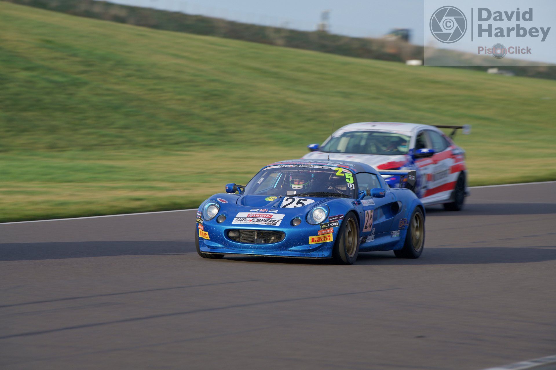 Race of Remembrance at Anglesey Circuit Trac Mon