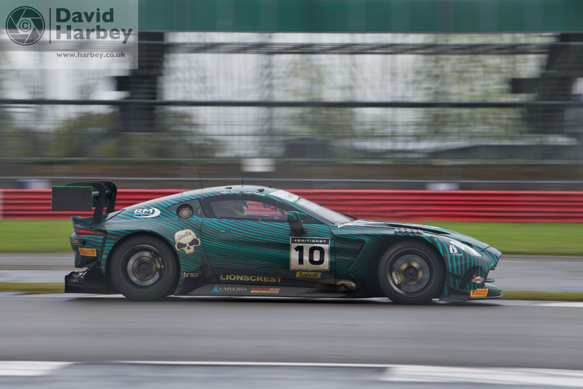 Photographing the British GT Silverstone 500