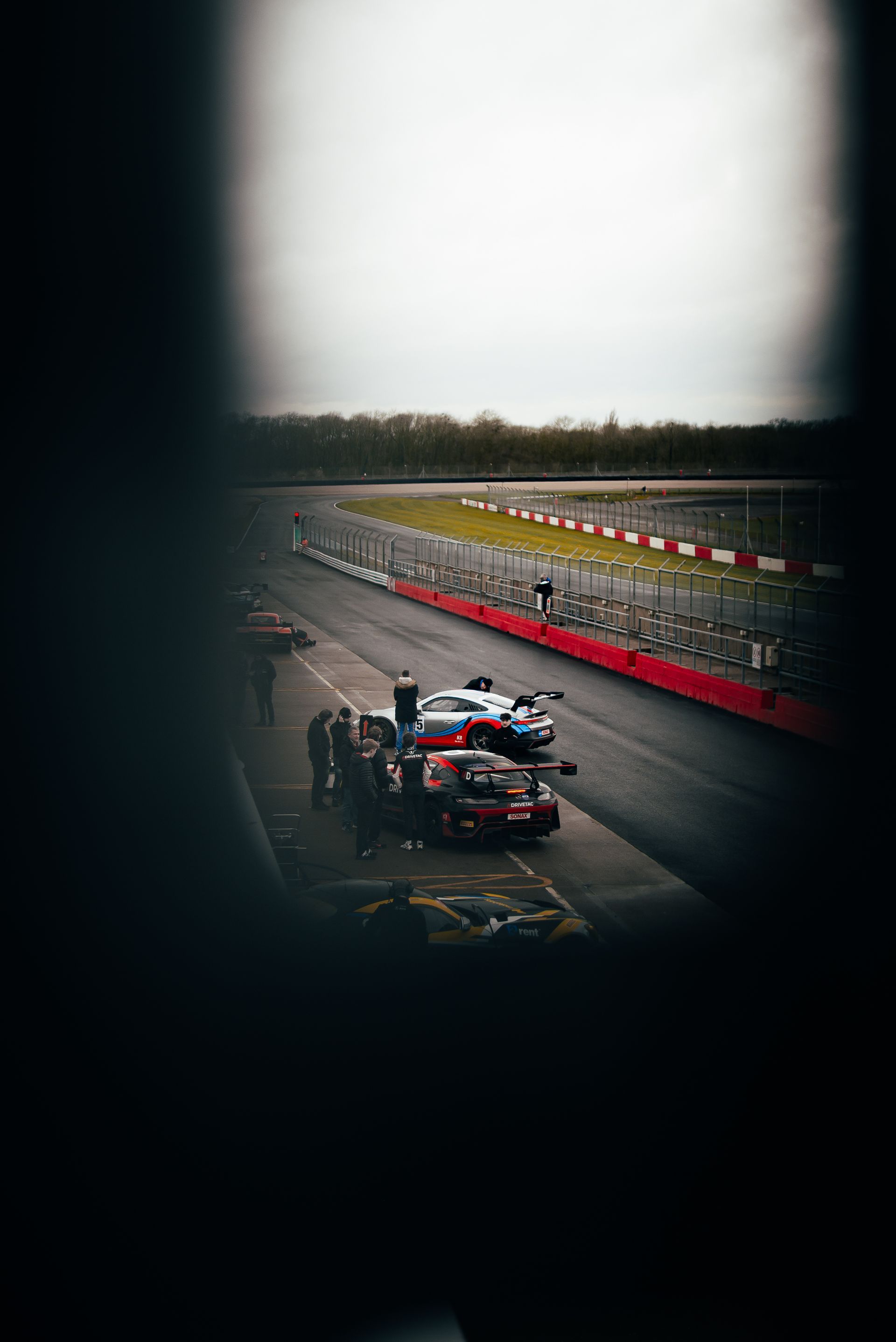 Photographing the GT Cup Test Day at Donington Park