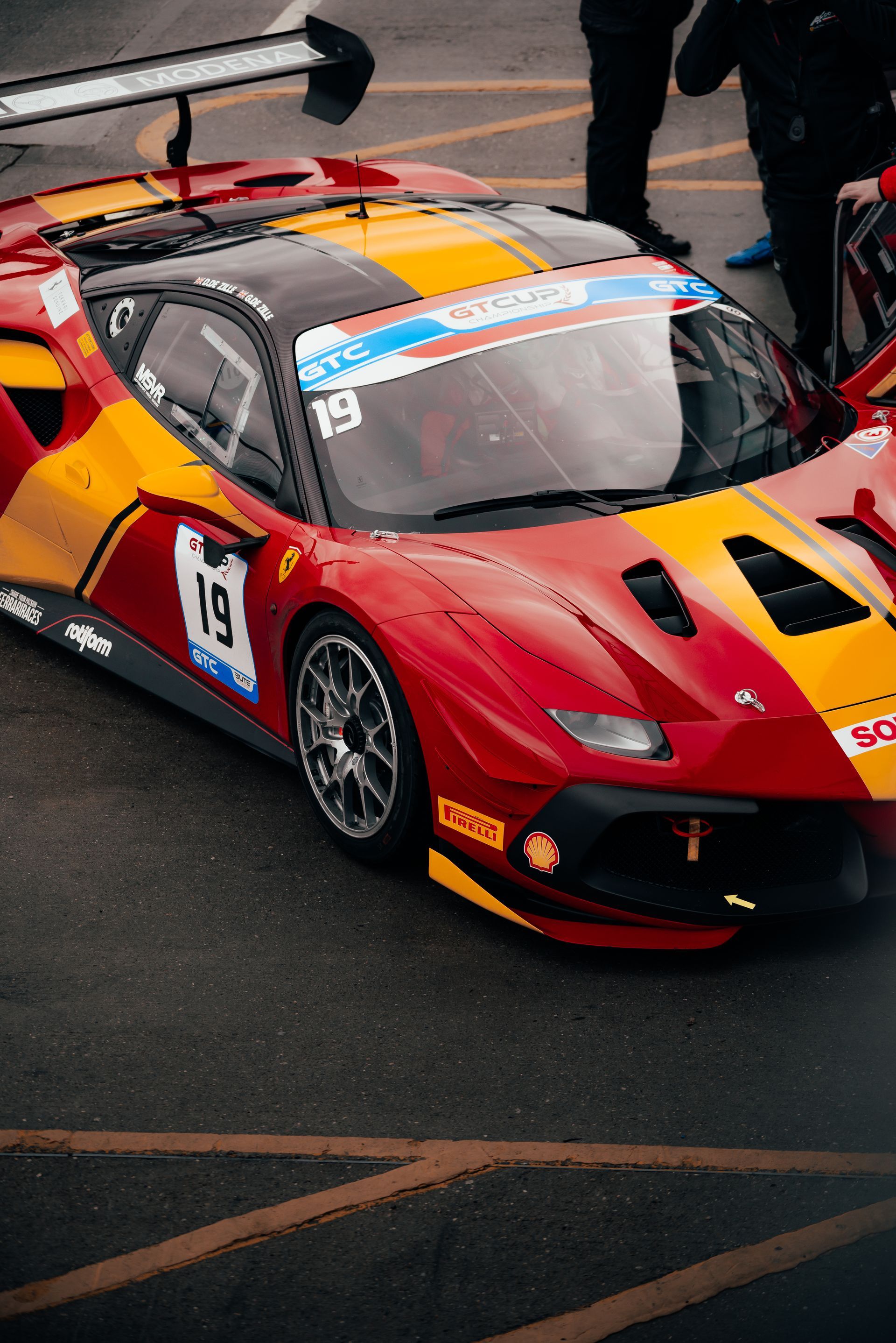Photographing the GT Cup Test Day at Donington Park