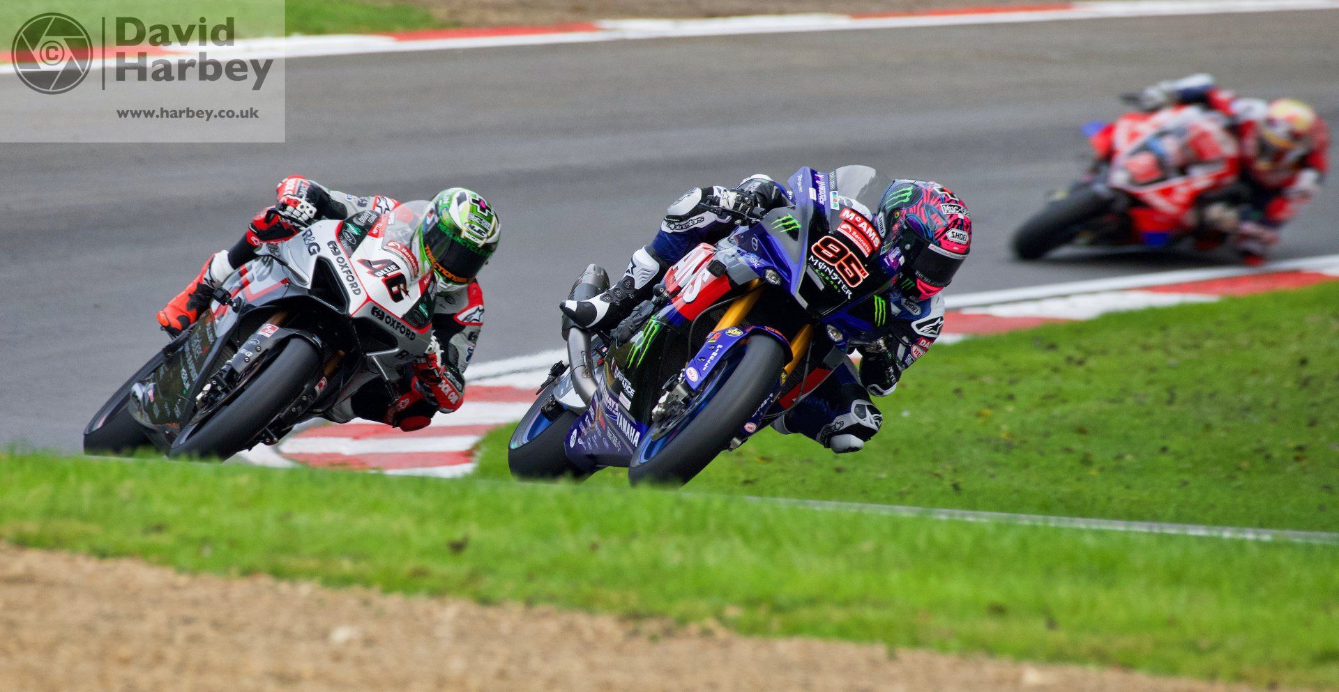 Photographing the British Super Bikes at Brands Hatch