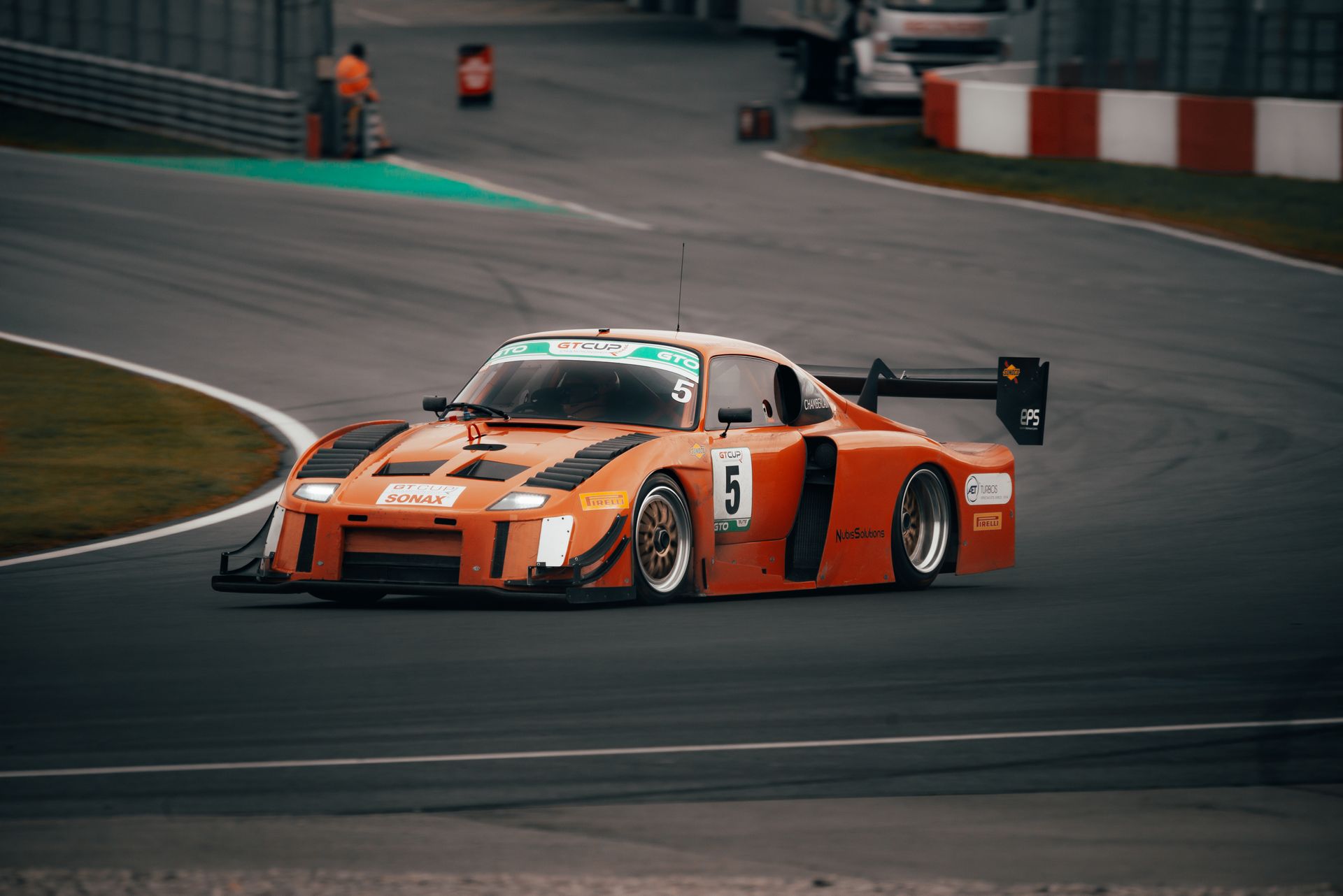 Photographing the GT Cup Test Day at Donington Park