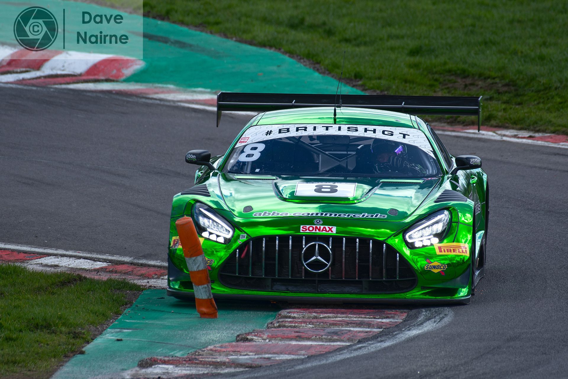 Photographing the British GT at Oulton Hill Top
