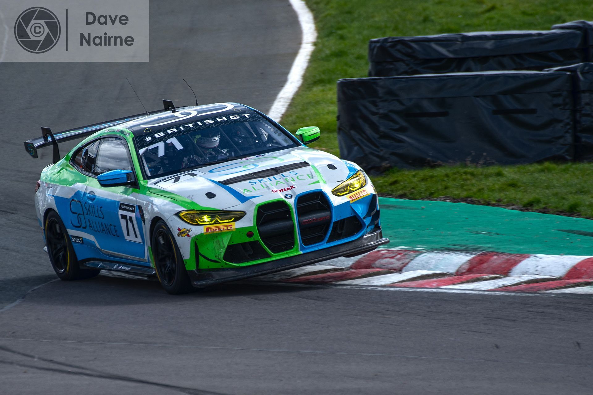 Photographing the British GT at Oulton Hill Top