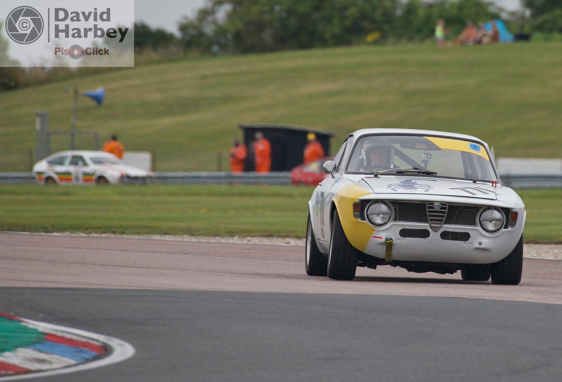 Alfa Thruxton Historic race cars