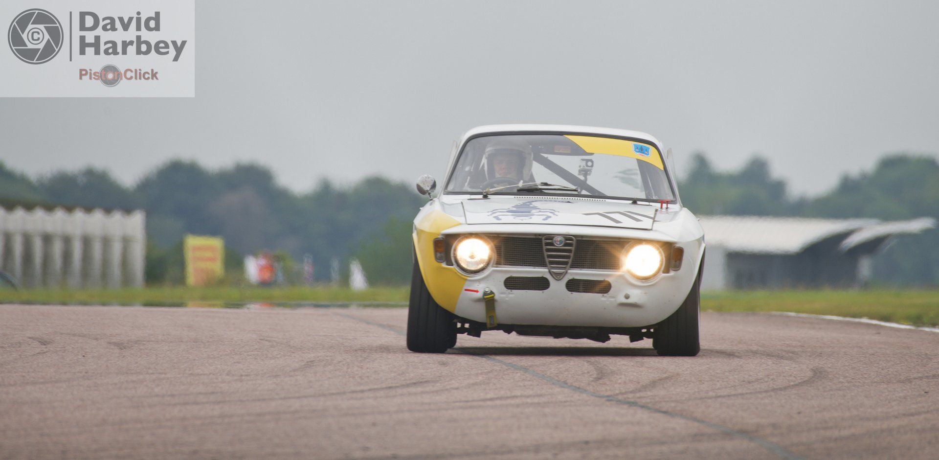 Alfa Thruxton Historic race cars