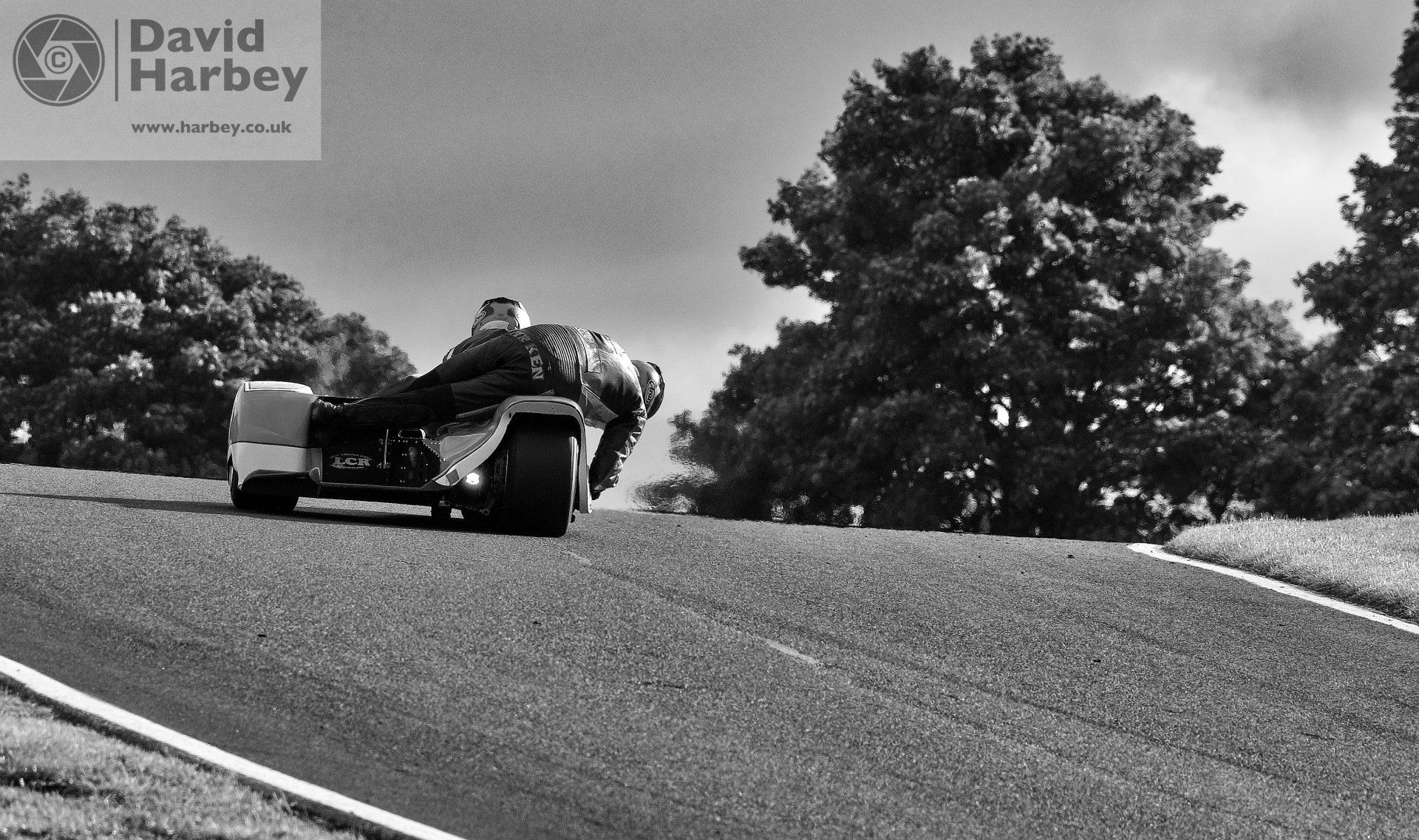 Sidecars at Cadwell Park
