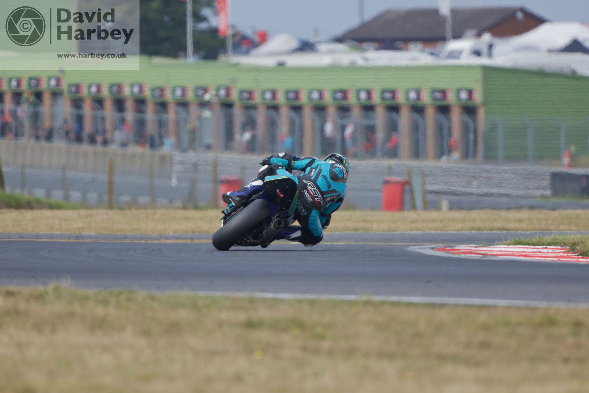 Bemsee motorcycle racing at Snetterton