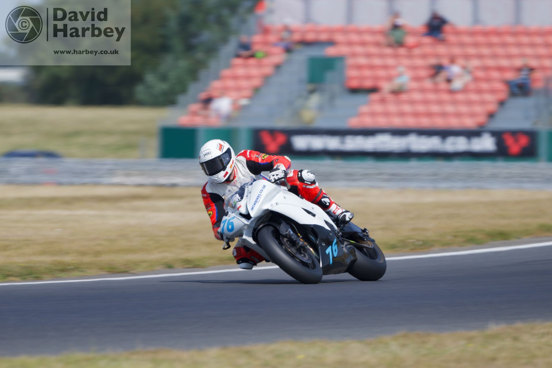 Bemsee motorcycle racing at Snetterton