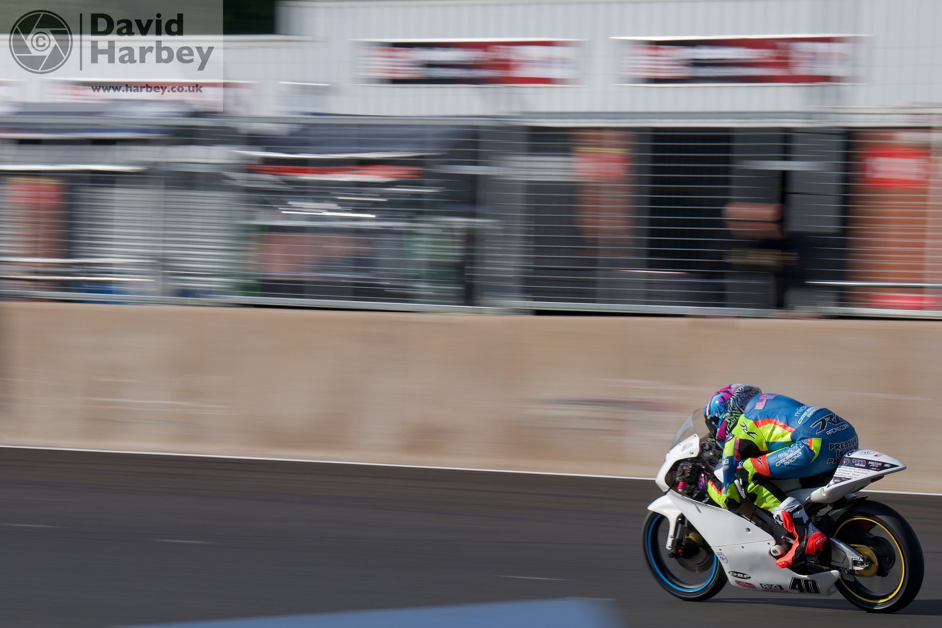 Photographing the British Superbikes at Oulton Park