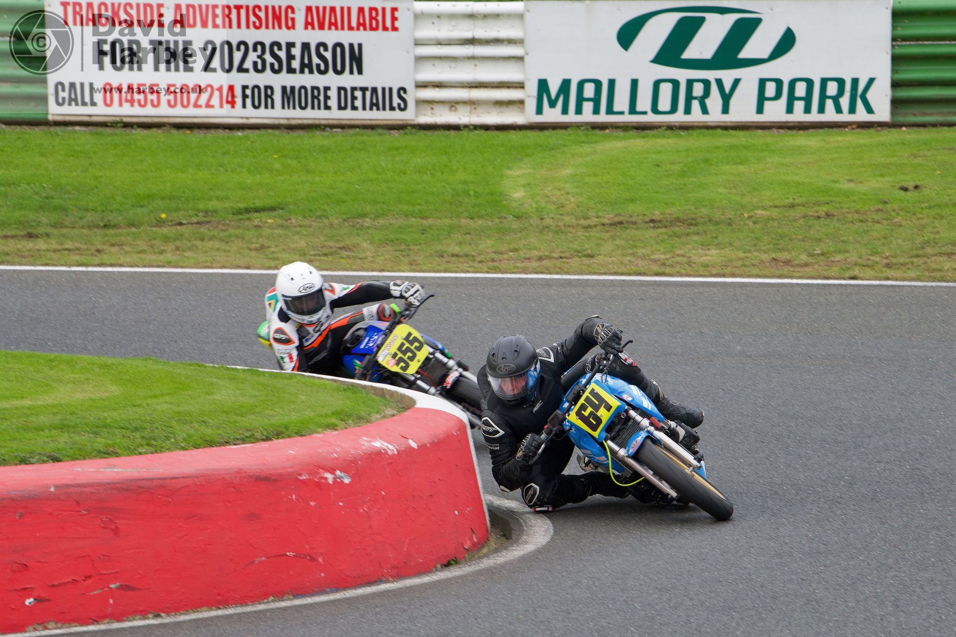 Guantario and Duggan battle in the CB 500 race at Mallory Park
