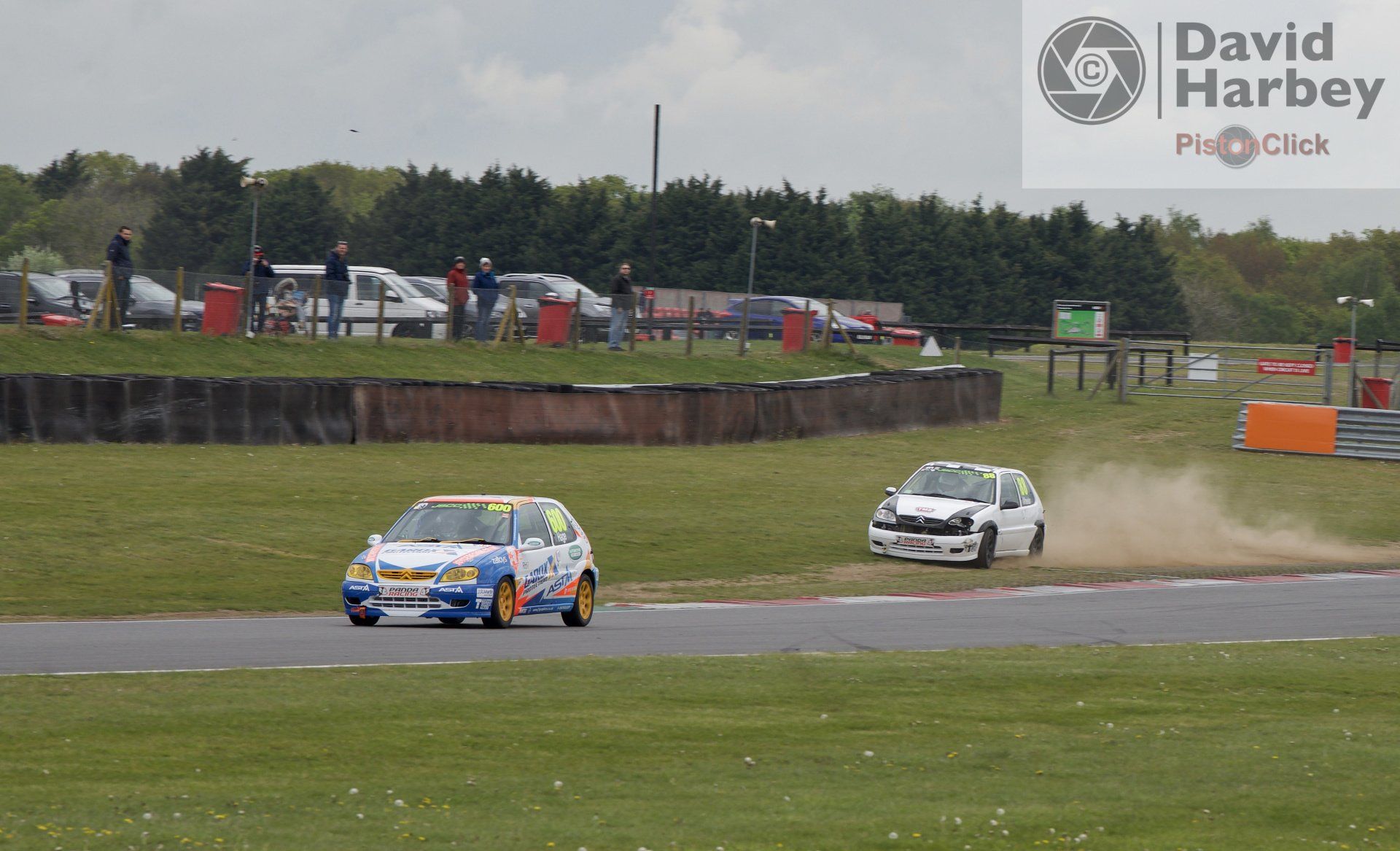 Where to take photos at Snatterton