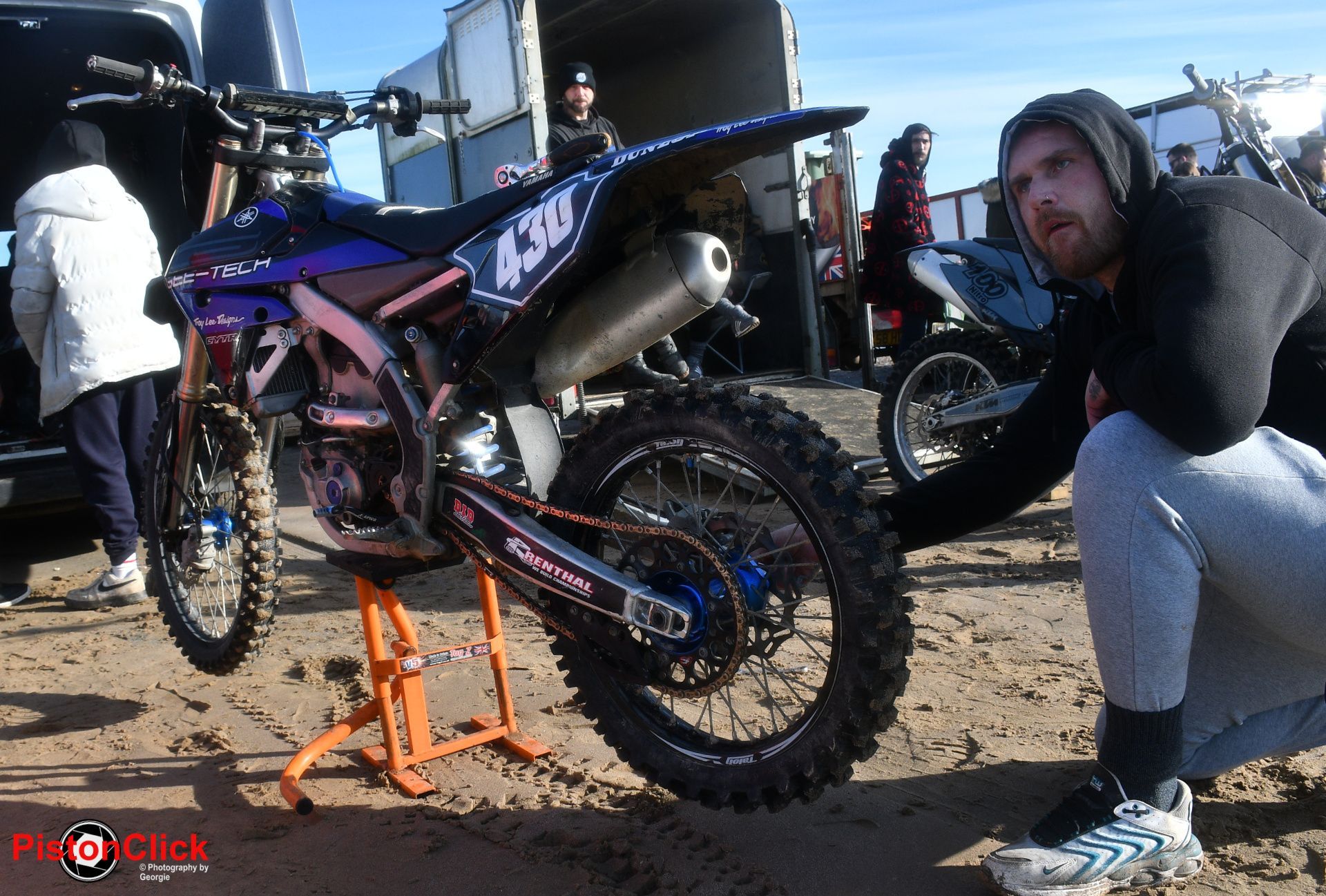 Photographing the Mabletherpe Beach Racing