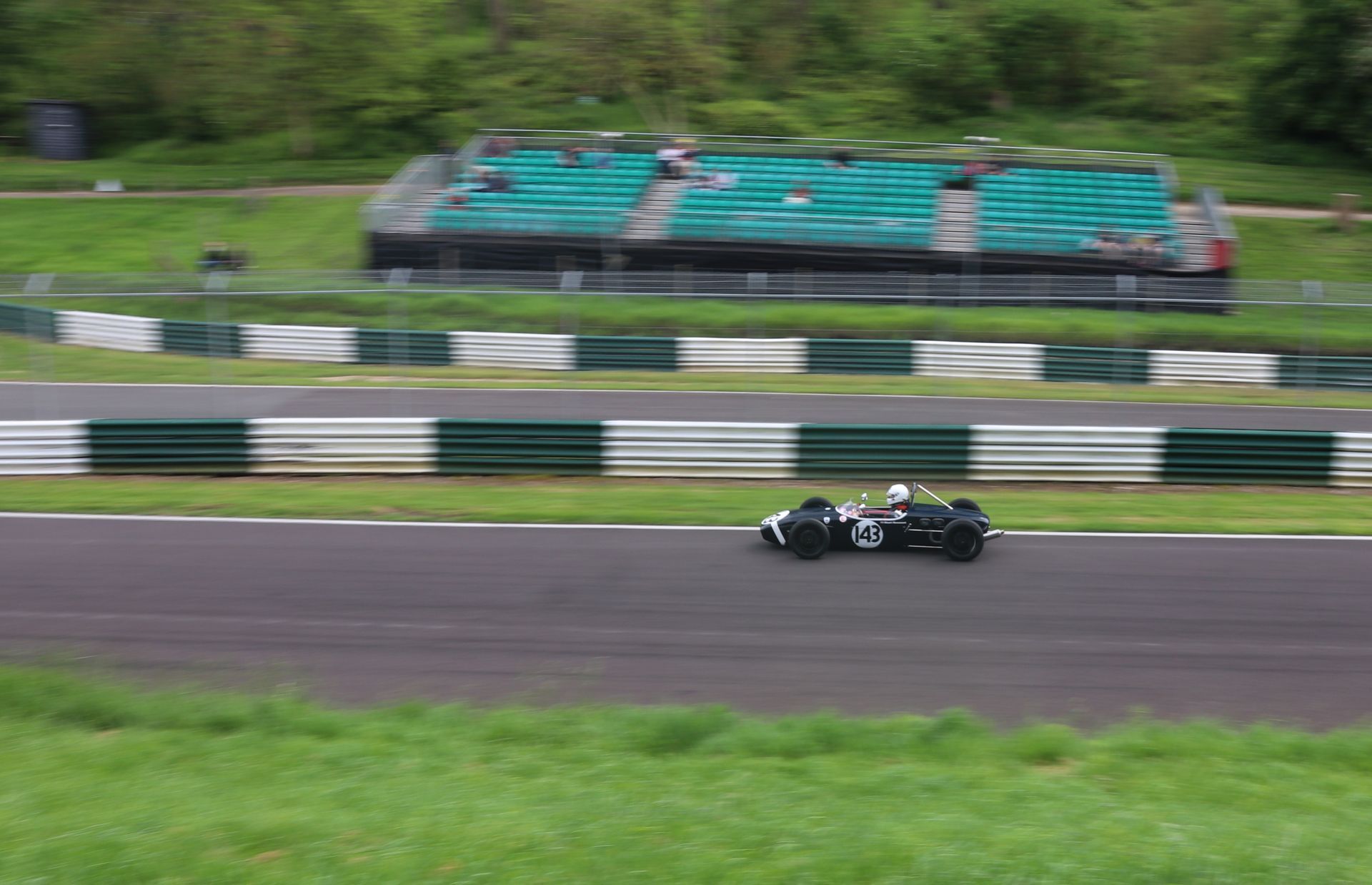 Formula Ford 2000 racing at the Wolds Trophy Cadwell Park