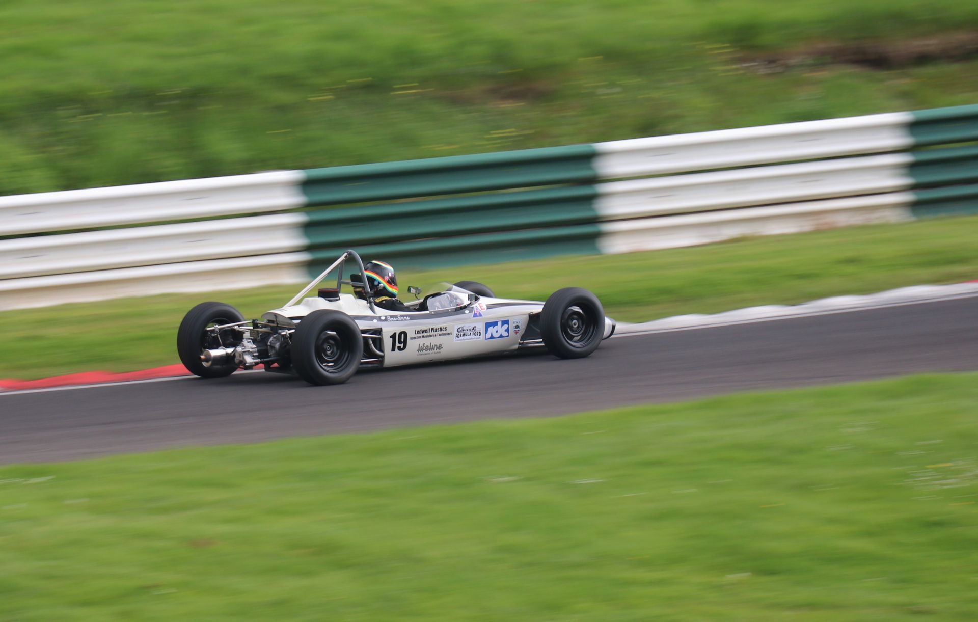 Formula 3 and Formula Ford 1600 racing at Cadwell Park