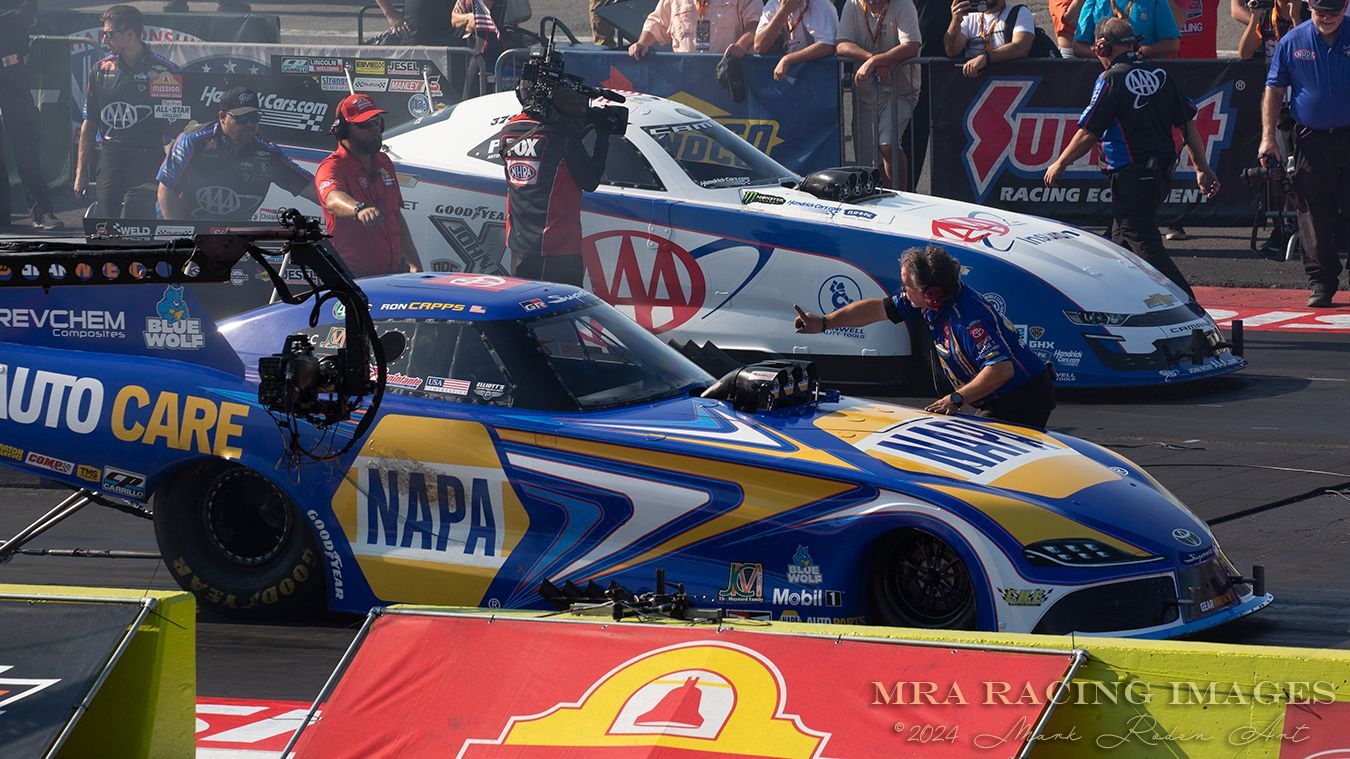 Top Fuel Funny Car drag racing at the Texas Motorplex