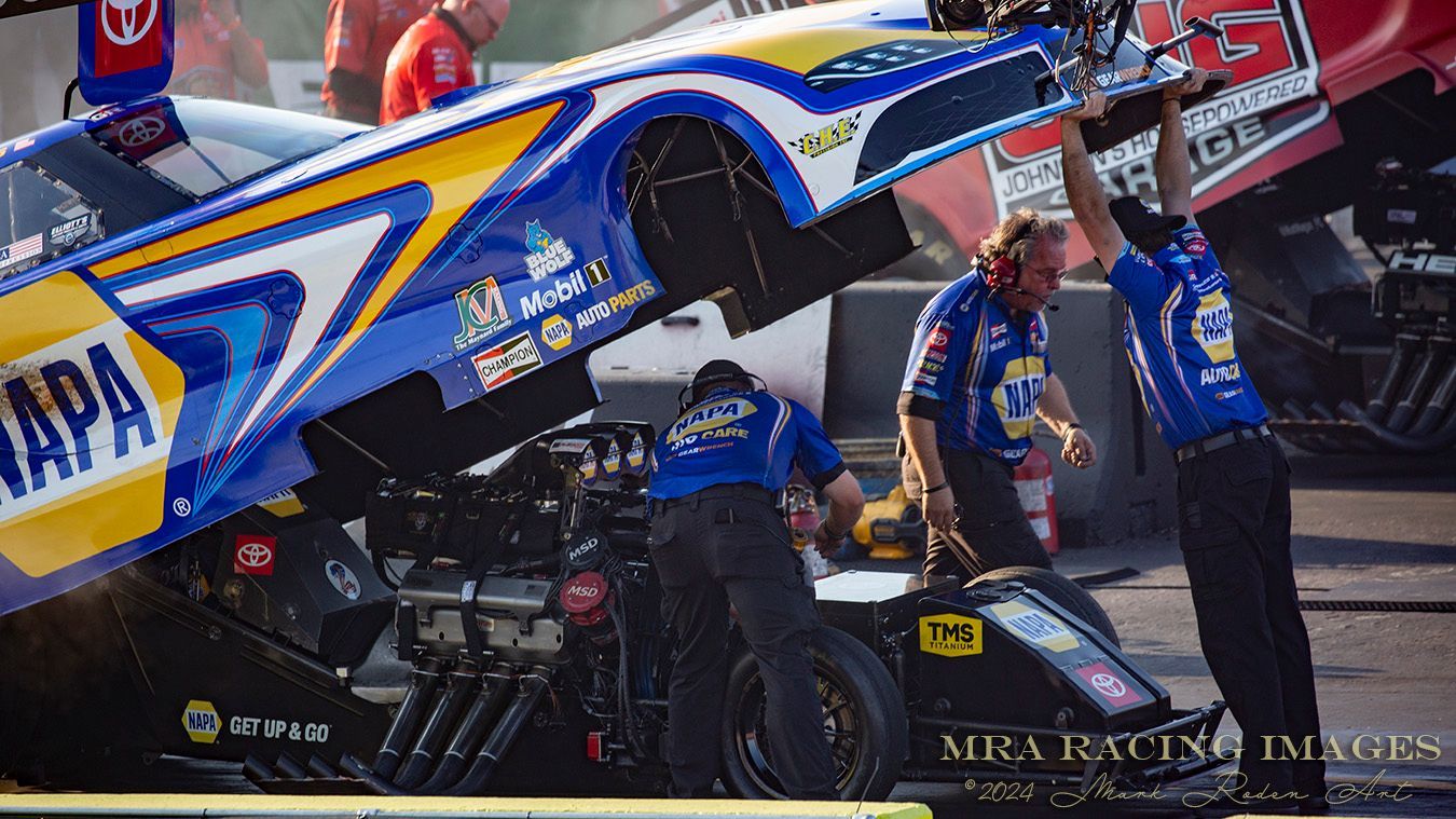Funny car final NHRA fall nationals at the Texas motorplex drag strip
