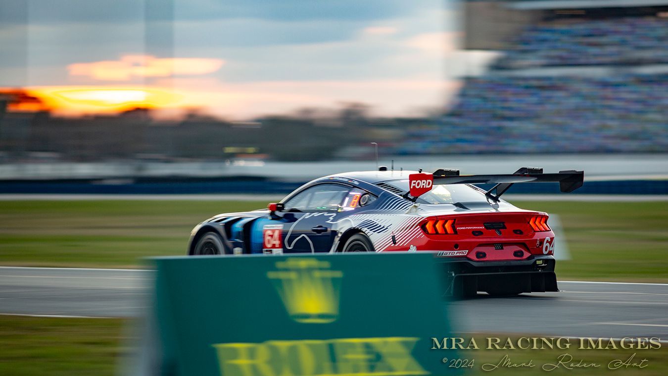 Sun set ay the 24 Hours of Daytona