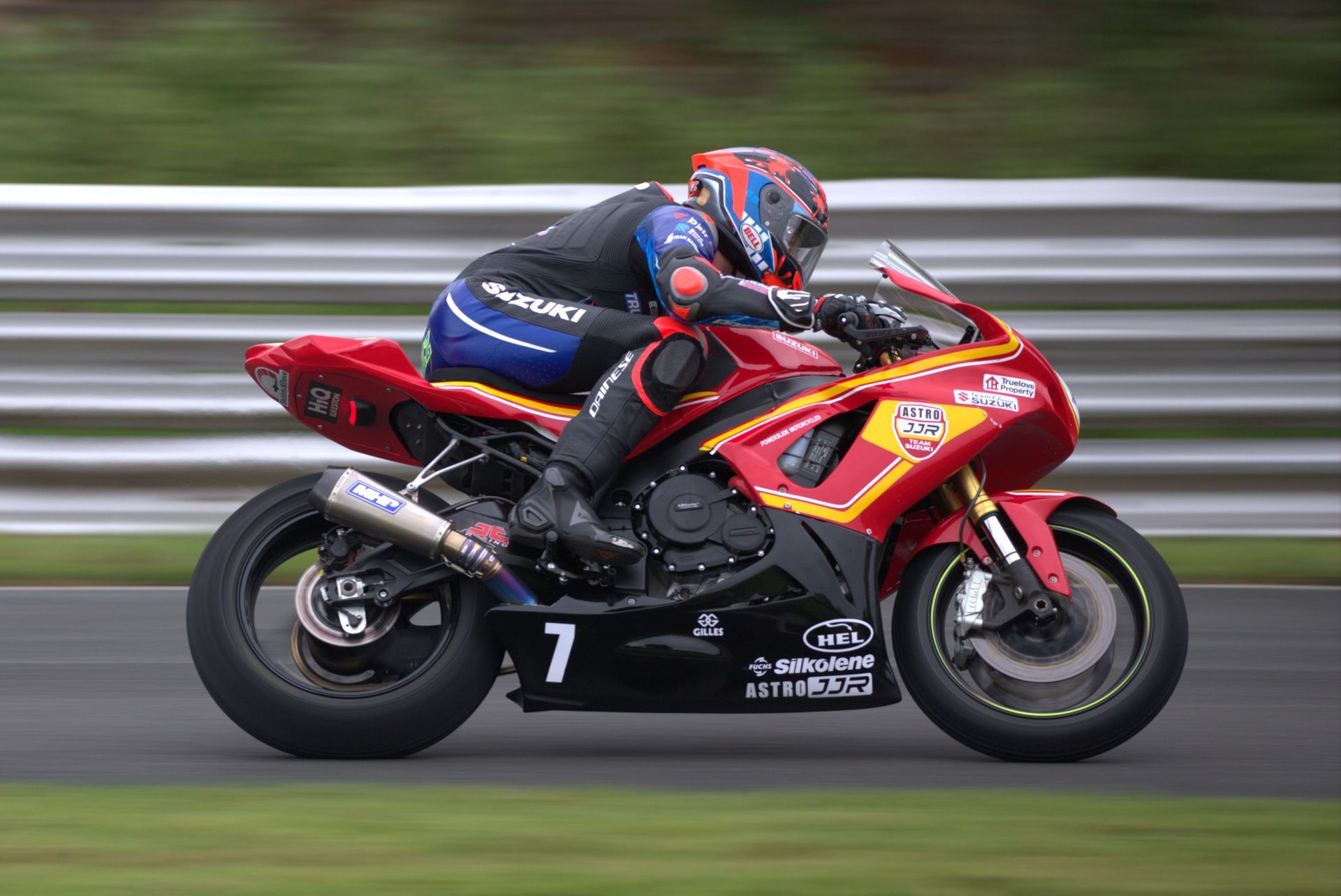 Harry Truelove racing the Astro JJR Suzuki team motorcycle at Oulton Park