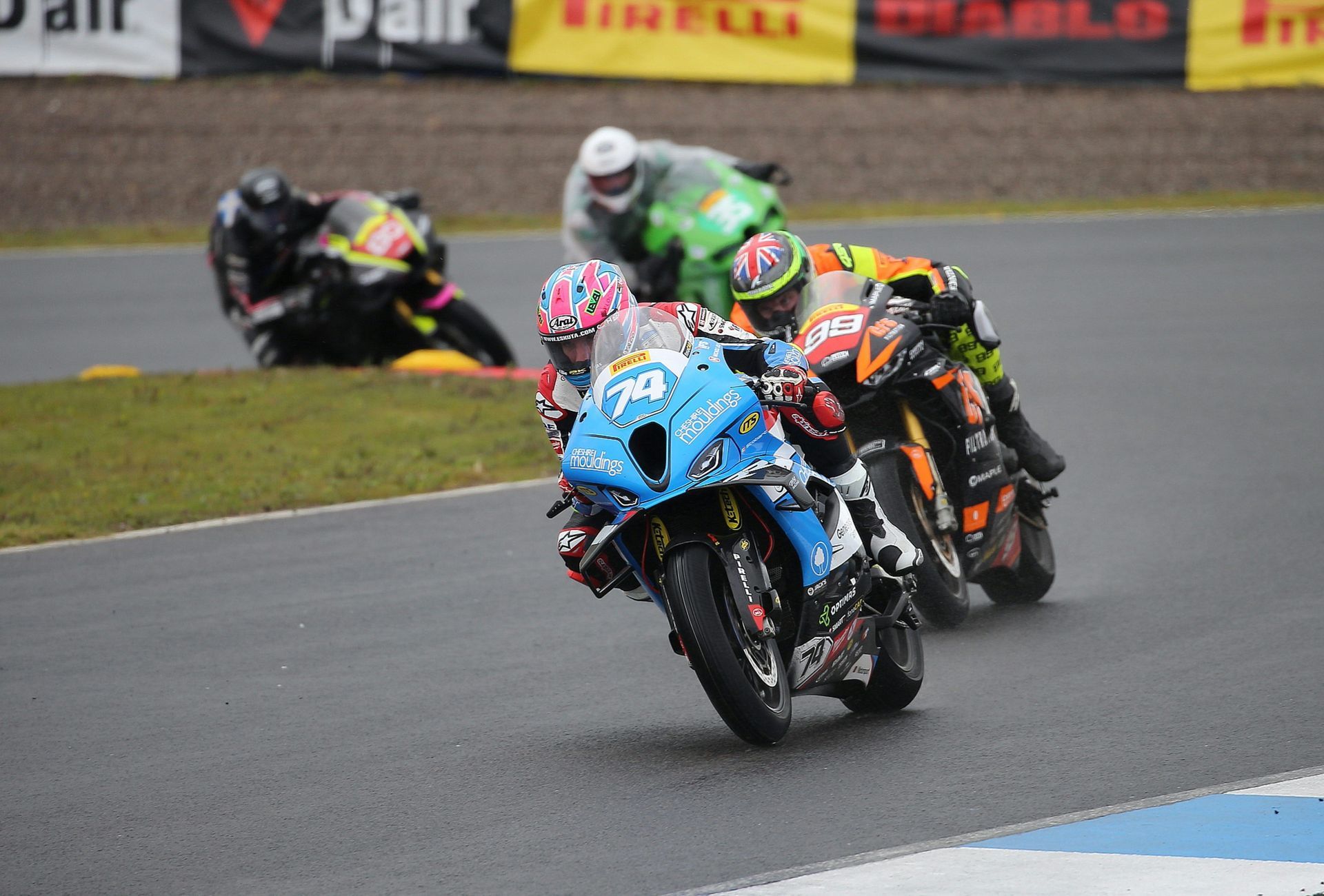 SuperStock and SuperSport racing at Knockhill