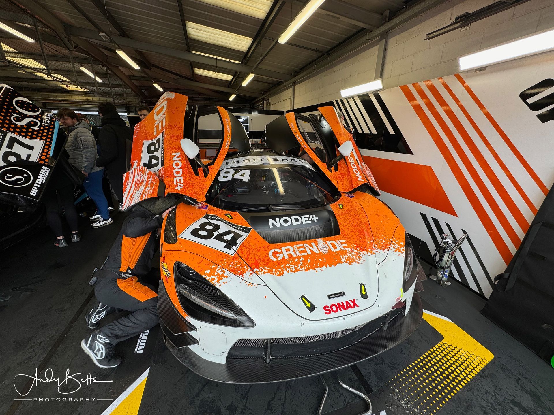 Andrew Gilbert and Fran Rueda in the #84 Optimum Motorsport McLaren