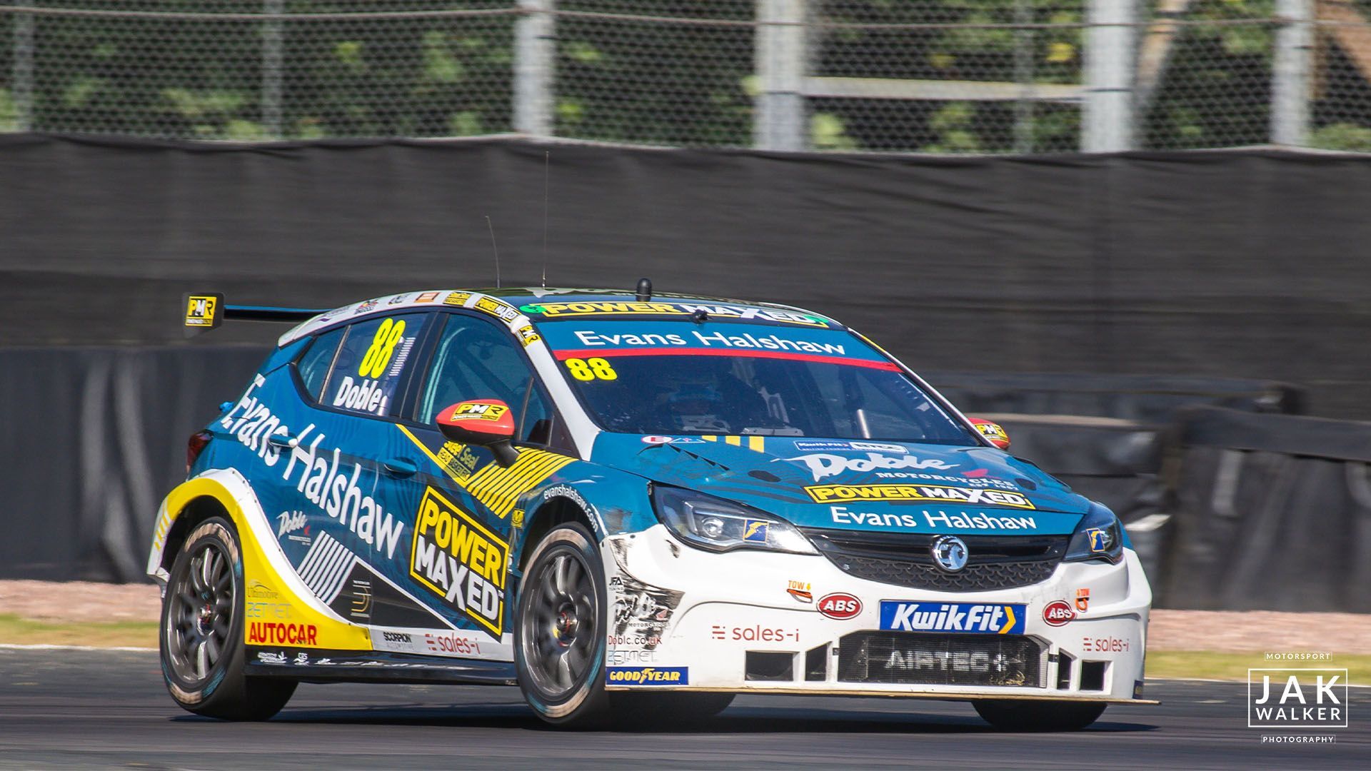 Photographing the British Touring Car Championship BTCC and TOCA support races at Oulton Park June 2024