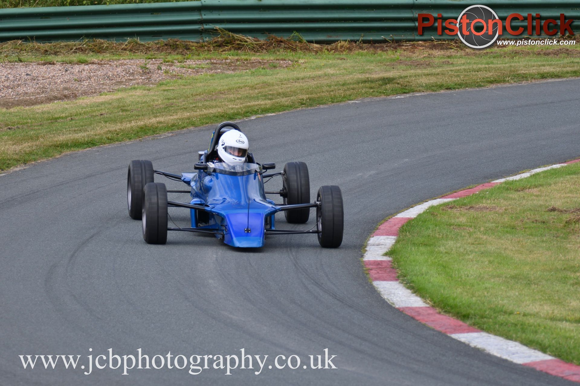 Jimmy Harris driving the Van Diemen RF85