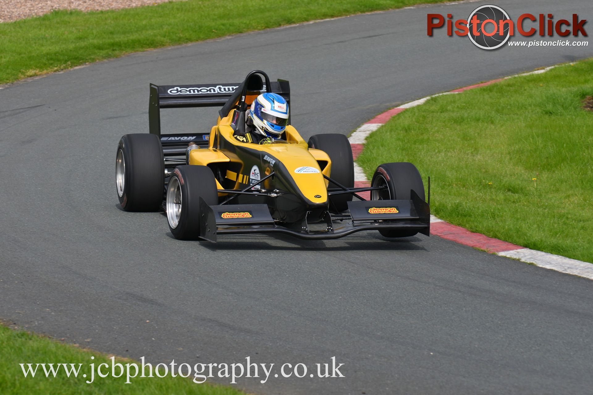 Lee Griffiths driving his OMS28