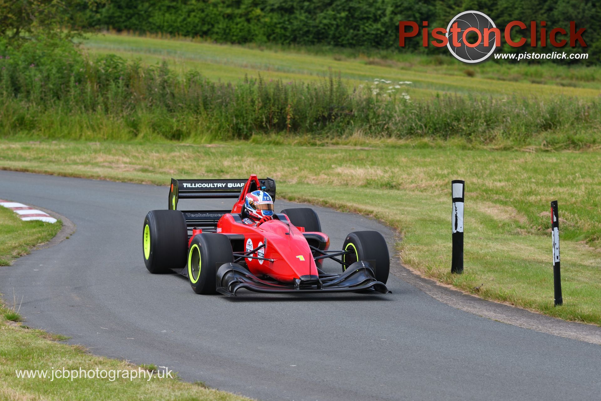 Wallace Menzies driving a Gould GR59