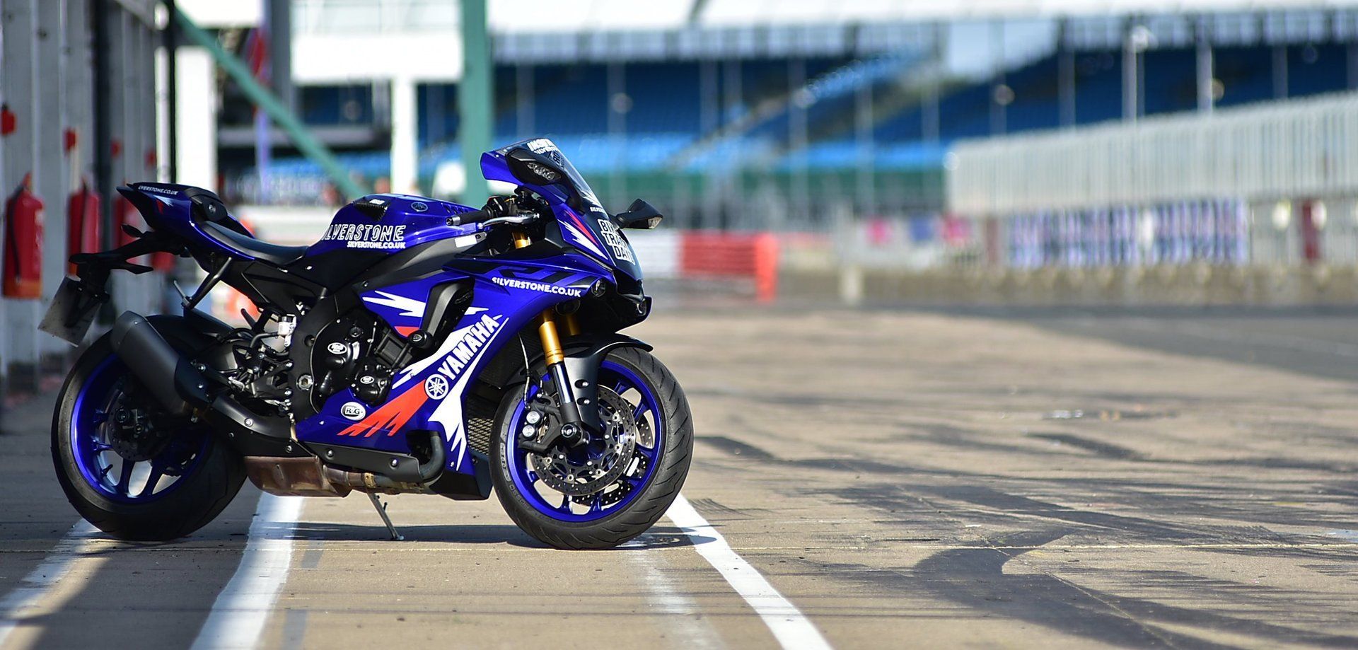 Yamaha R6 Silverstone photographic guide