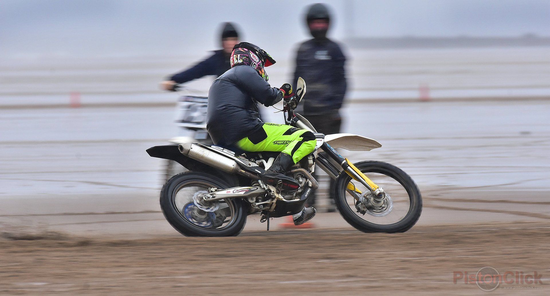 Where to take photos at the Mablethorpe Sand Racing club