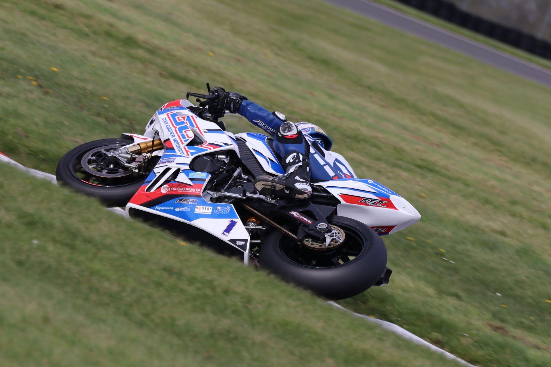 NG Road Racing Club at Cadwell Park April 2024