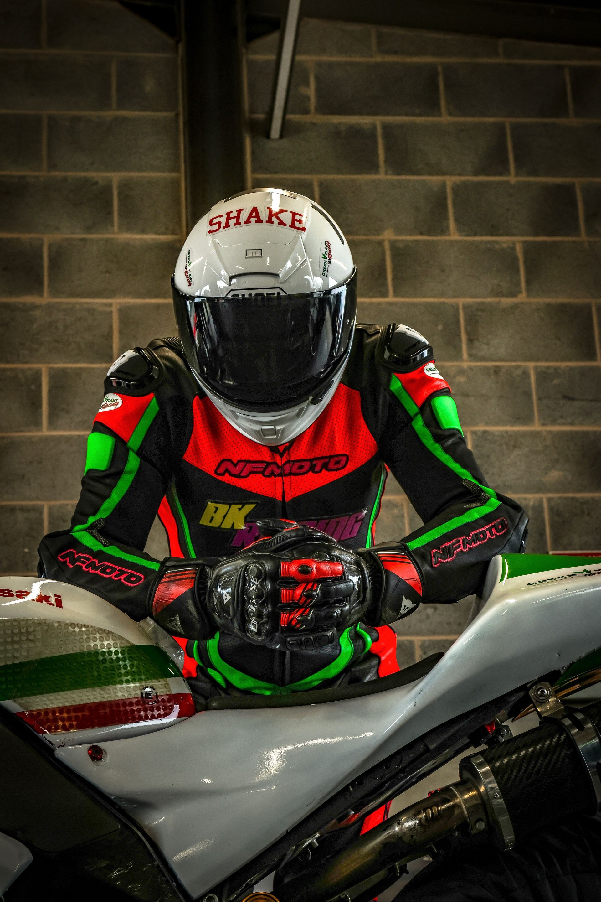 Photographing the British Motorcycle Racing Club Bemsee at Donington Park