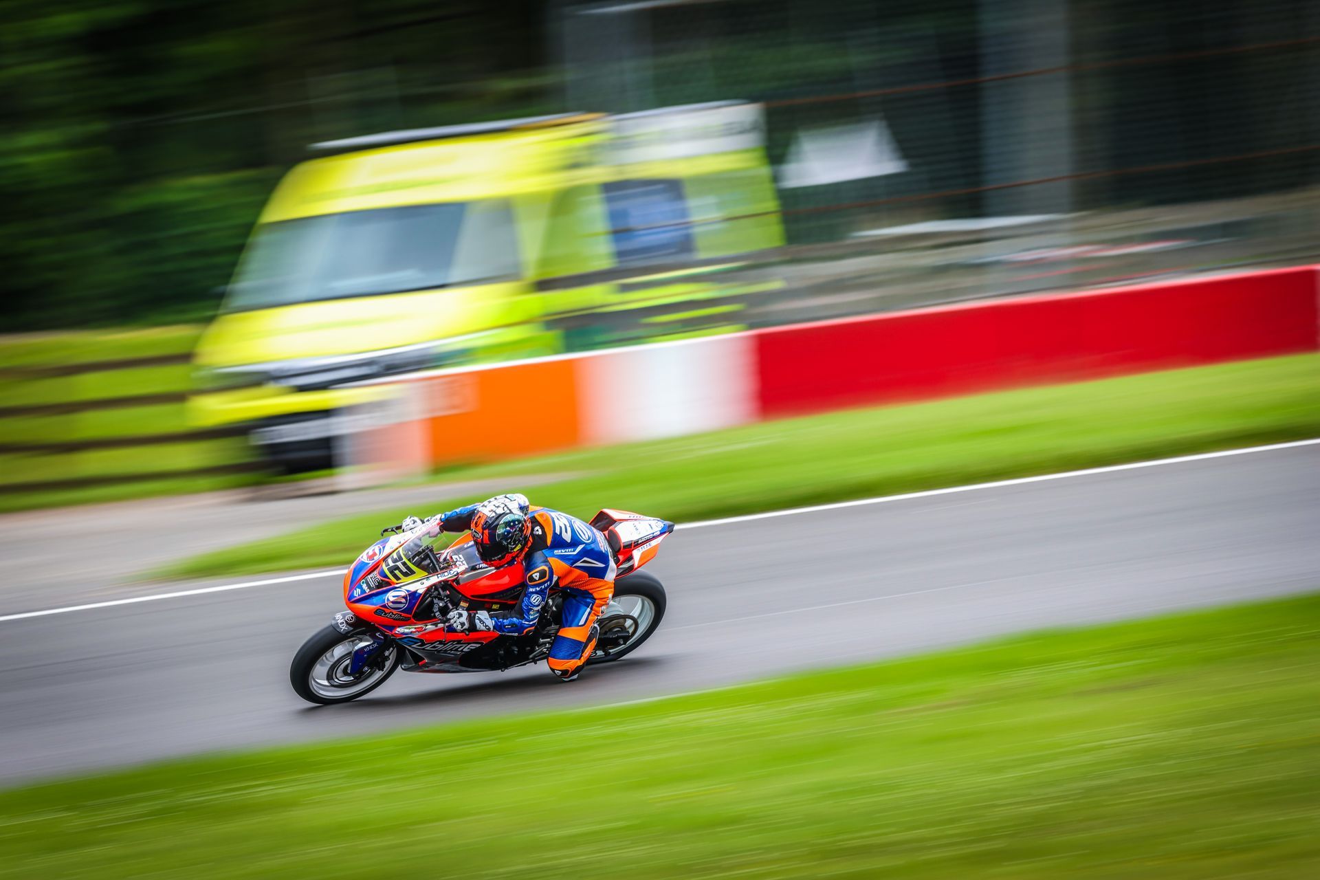 Photographing the British Motorcycle Racing Club Bemsee at Donington Park