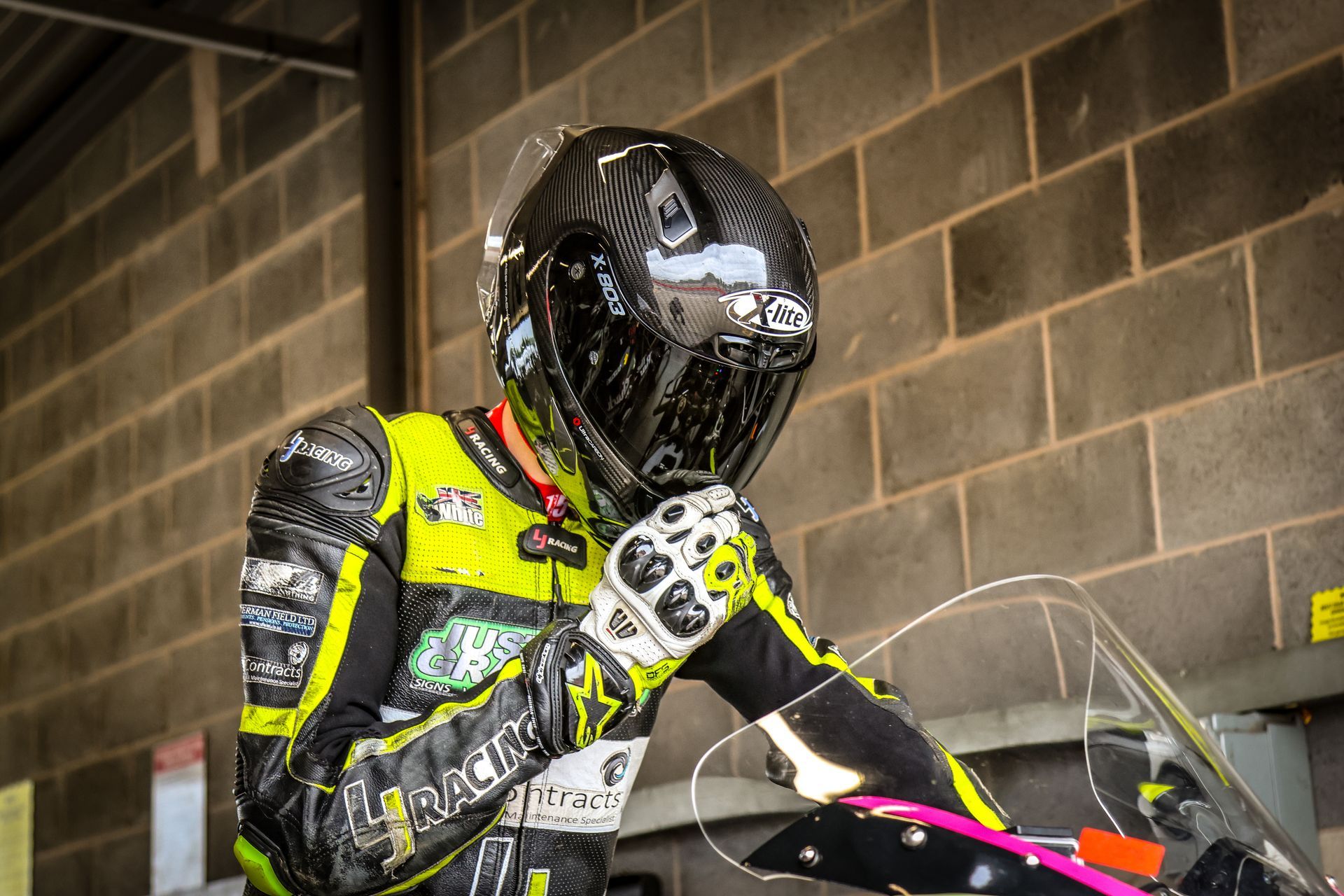 Photographing the British Motorcycle Racing Club Bemsee at Donington Park