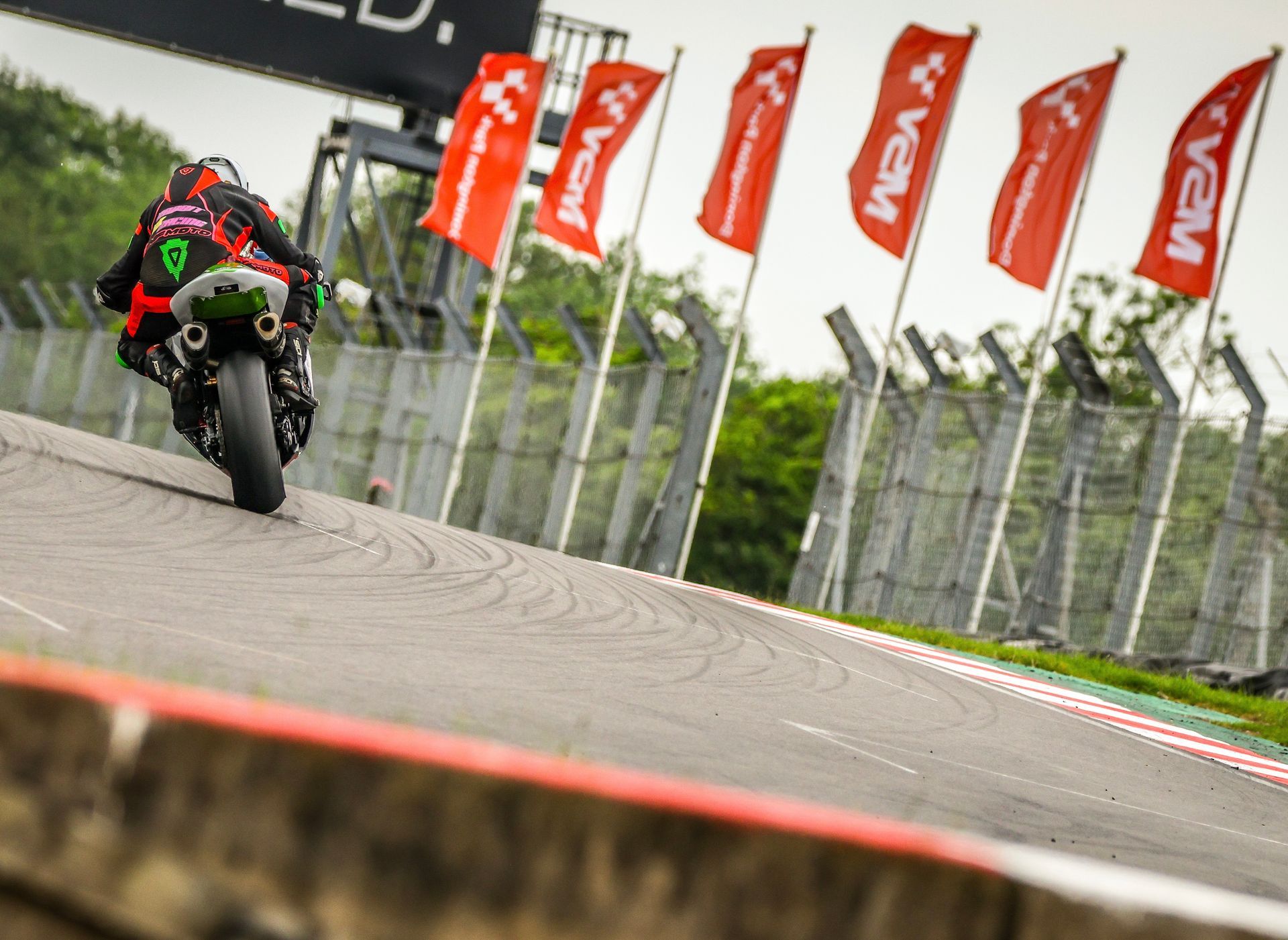 Photographing the British Motorcycle Racing Club Bemsee at Donington Park