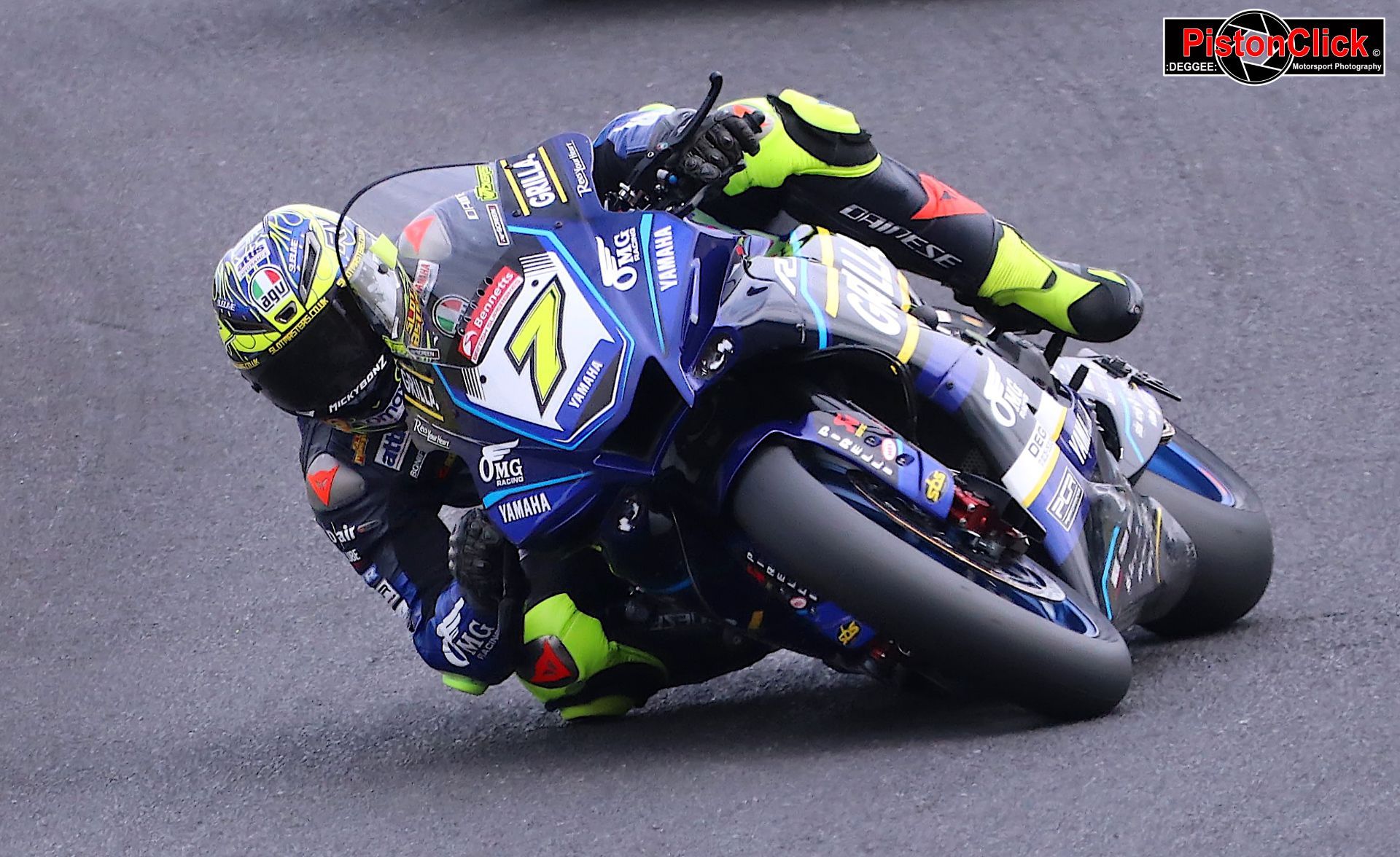 Ryan Vickers at Cadwell Park