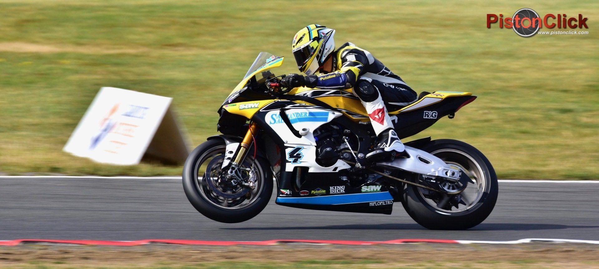 Where to take British super bike photos at Snatterton