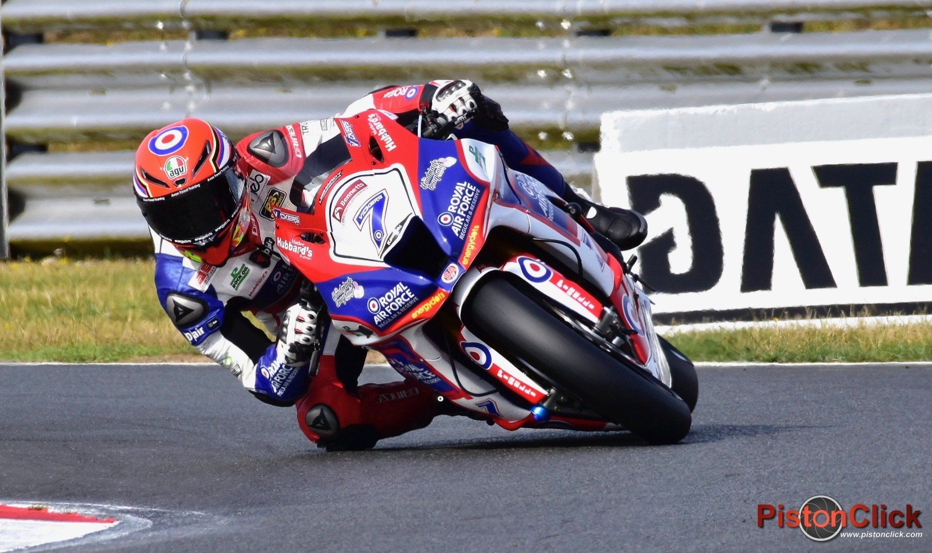 Where to take photos at Snatterton