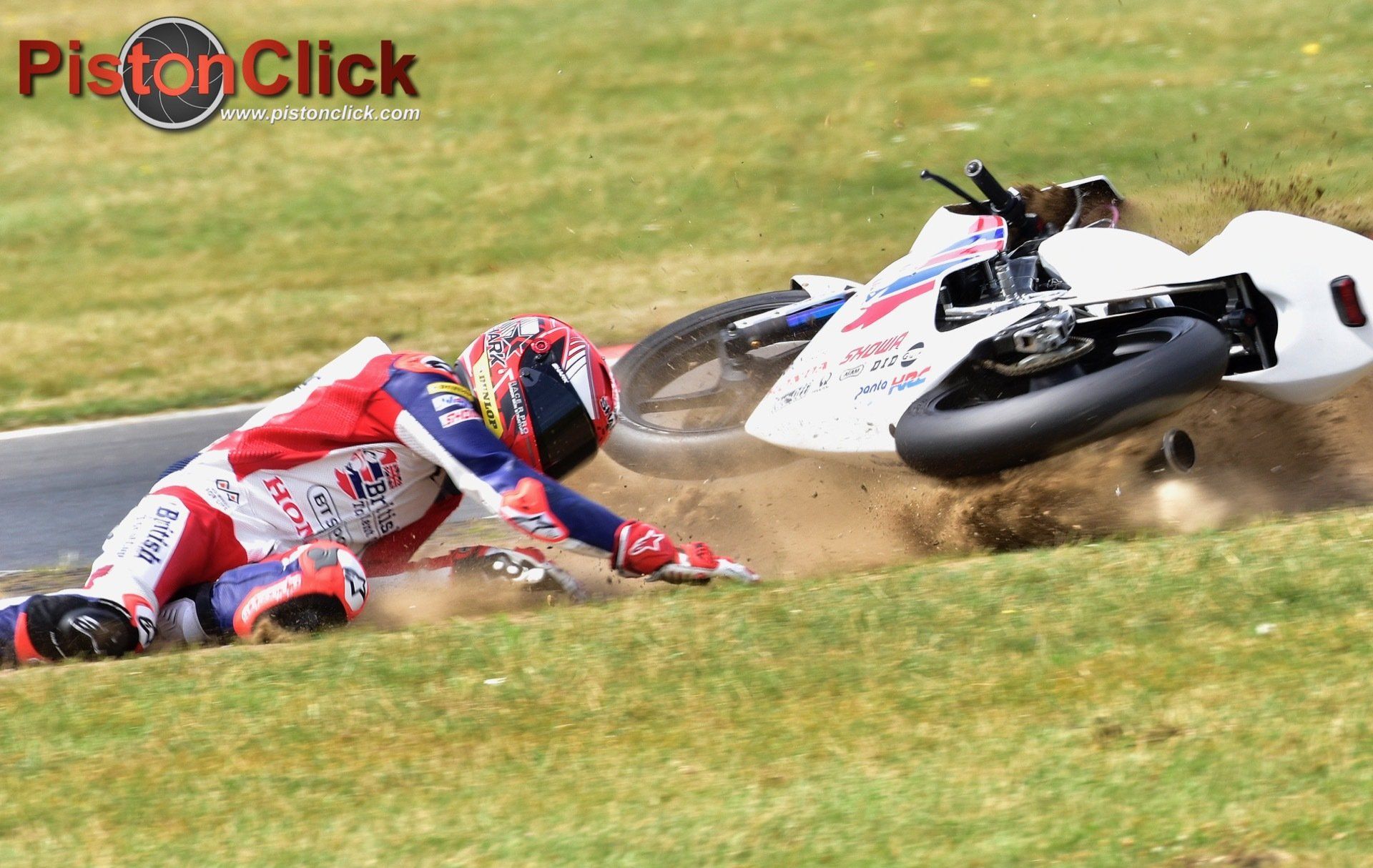 Where to take British super bike photos at Snatterton