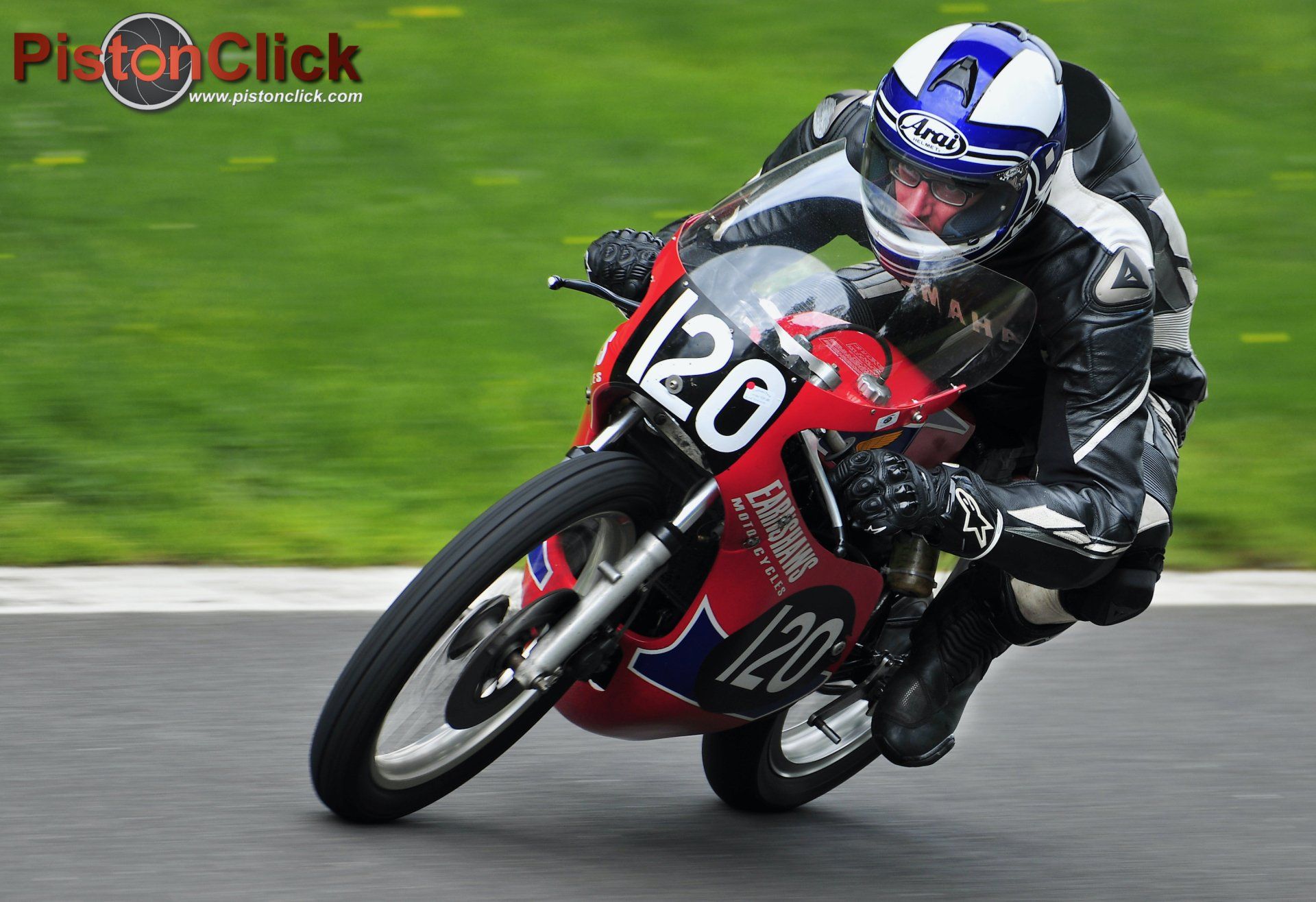 Classic Motorcycle Racing Cadwell Park