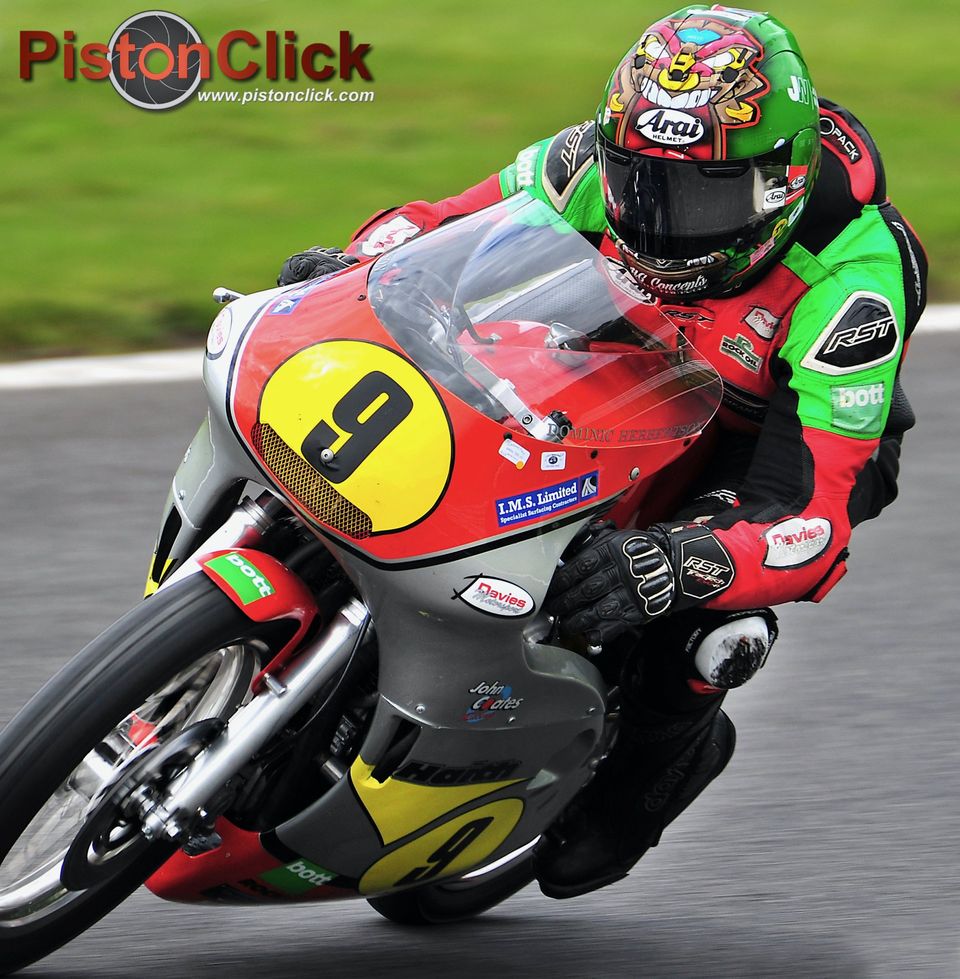 Classic Motorcycle Racing Cadwell Park